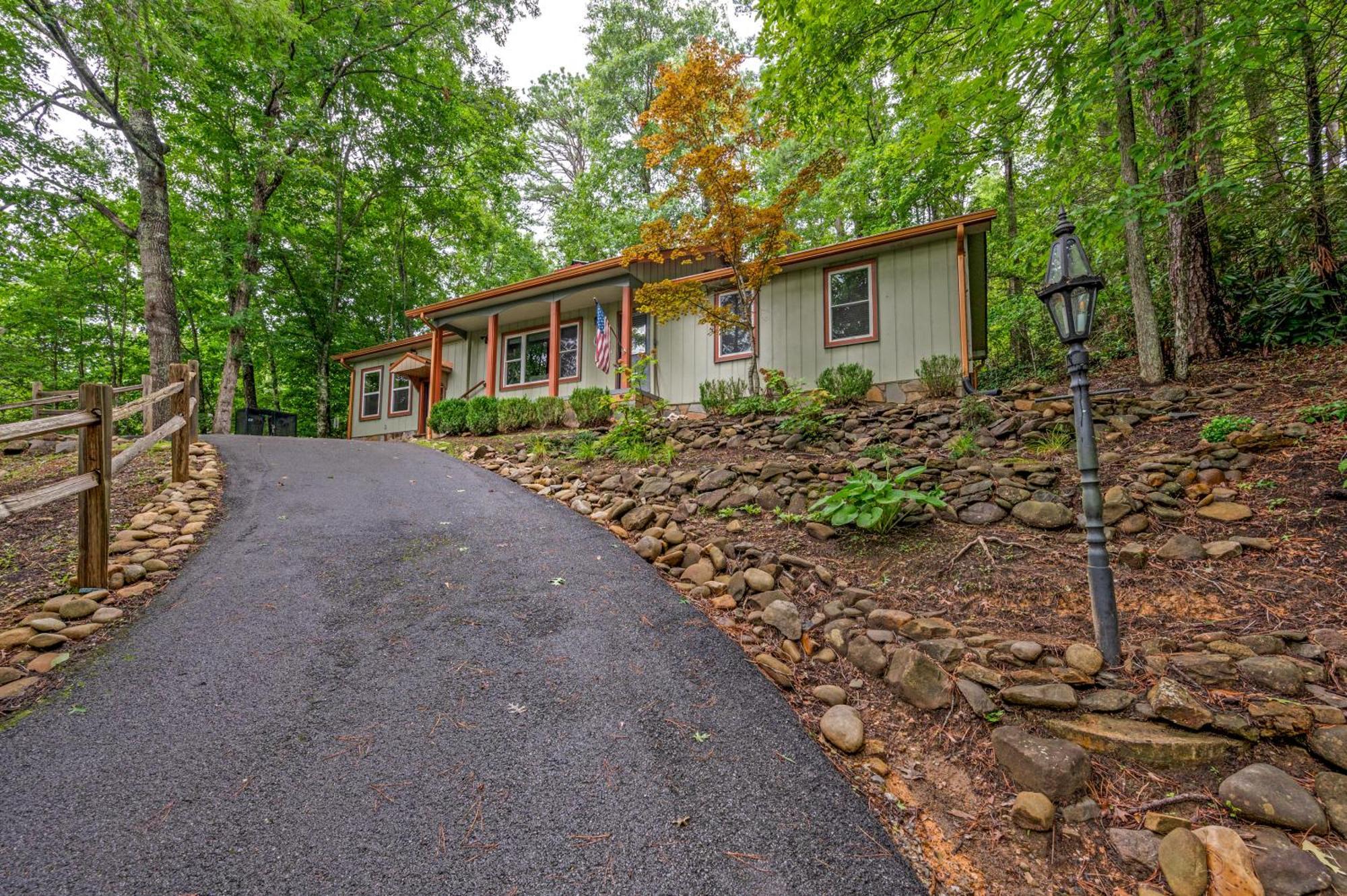 Beautiful With Fireplace And Large Game Holiday home