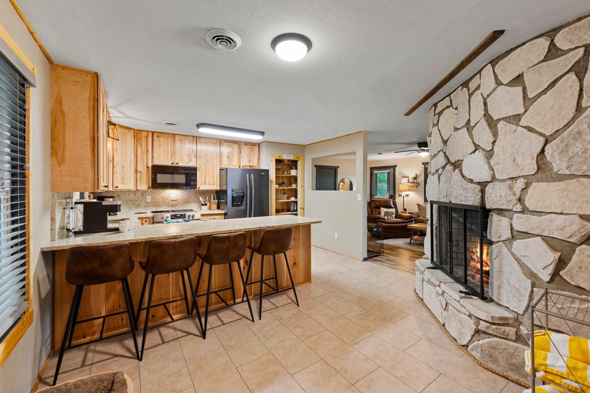 Beautiful With Fireplace And Large Game Holiday home Gatlinburg