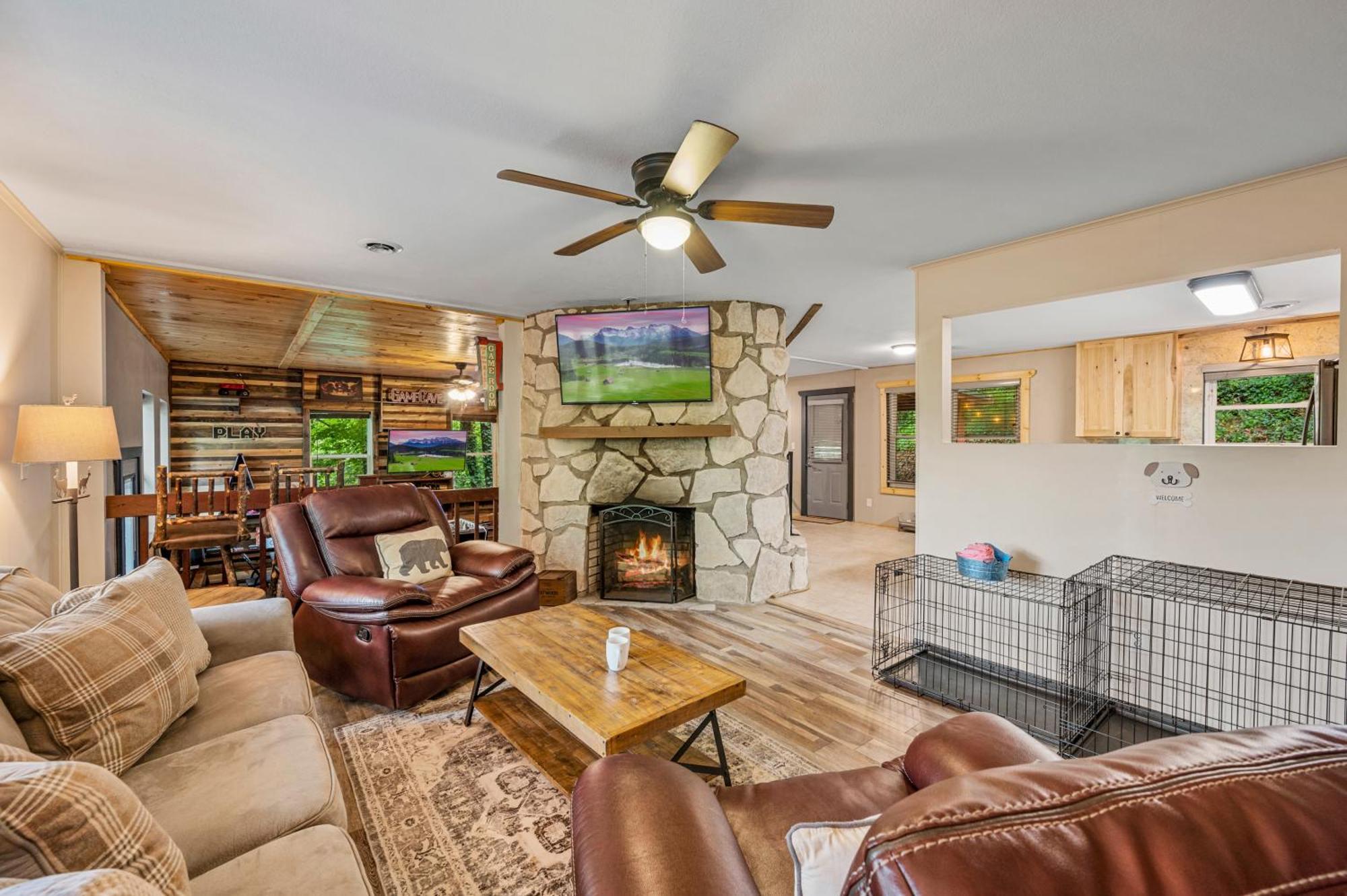 Holiday home Beautiful With Fireplace And Large Game Gatlinburg