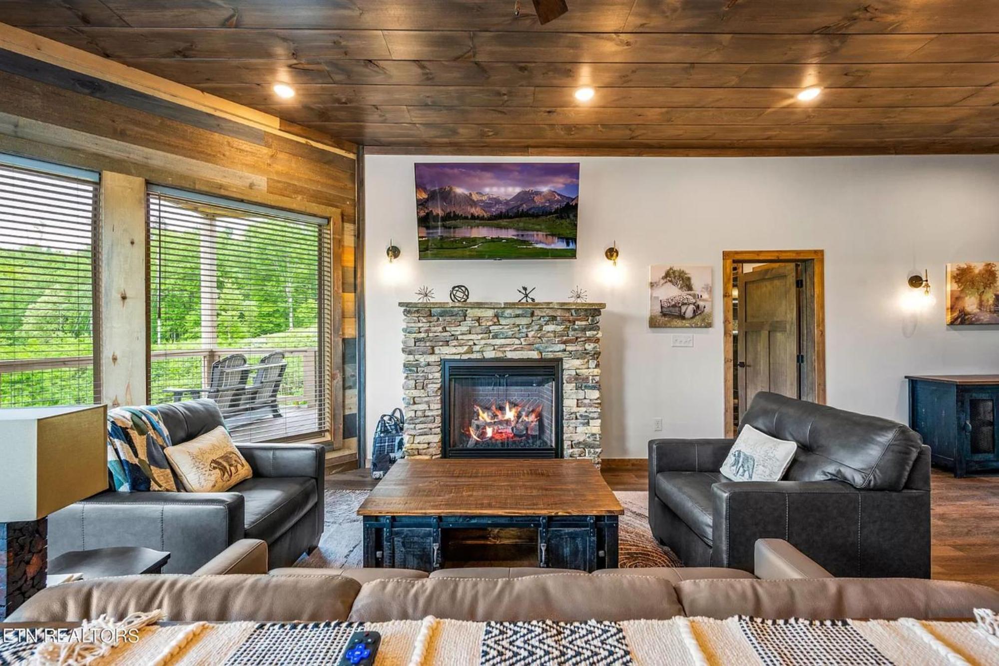 Villa Hemlock Hideaway