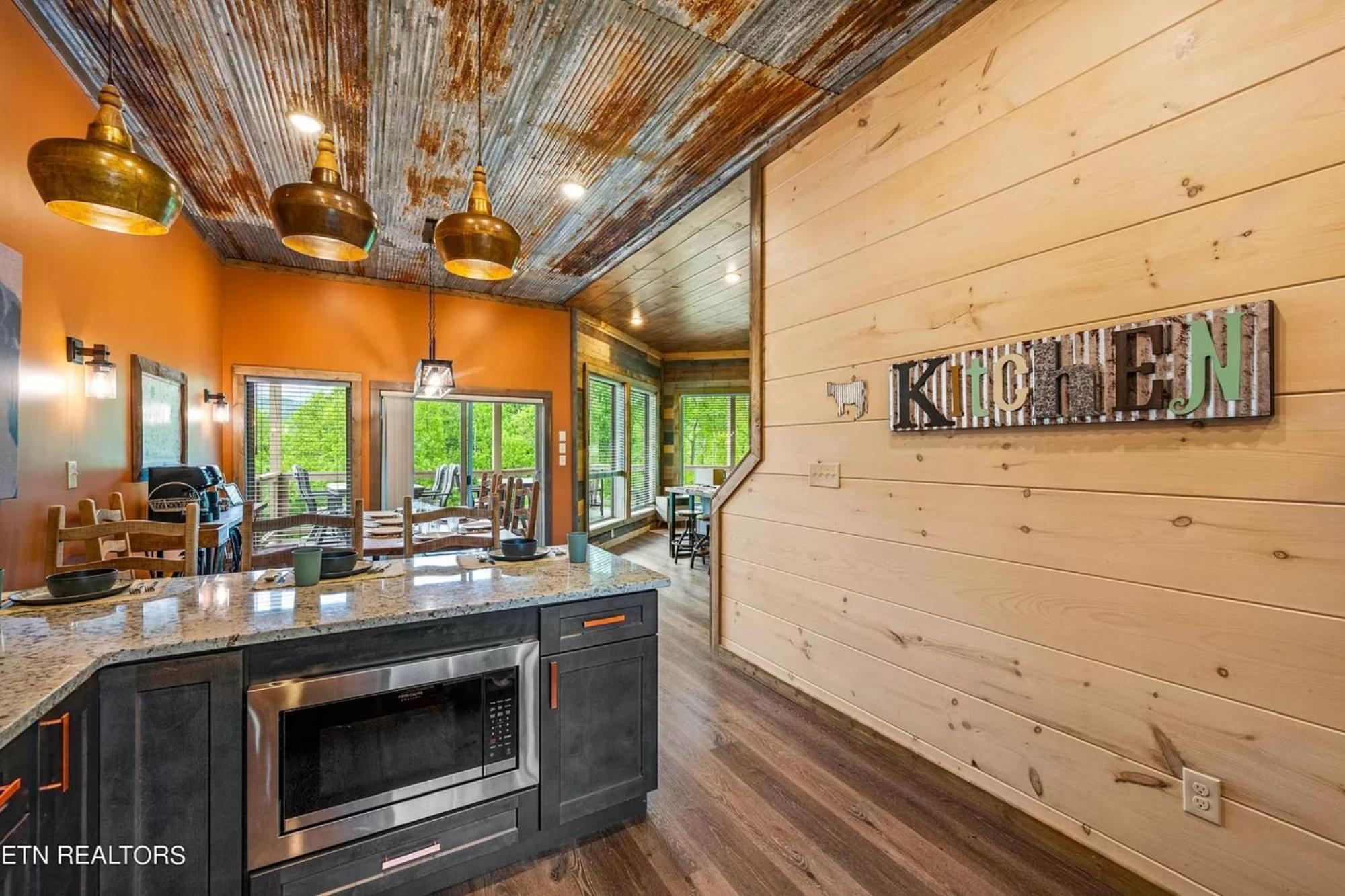 Hemlock Hideaway Villa *