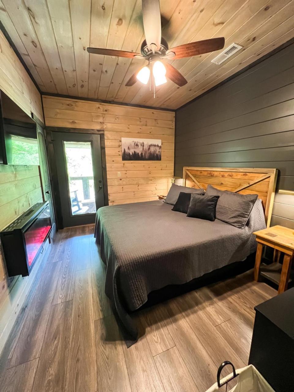 Jj Getaway Is A Beautiful 1 Bedroom In Cobbly Knob - Sleeps 6 Gatlinburg