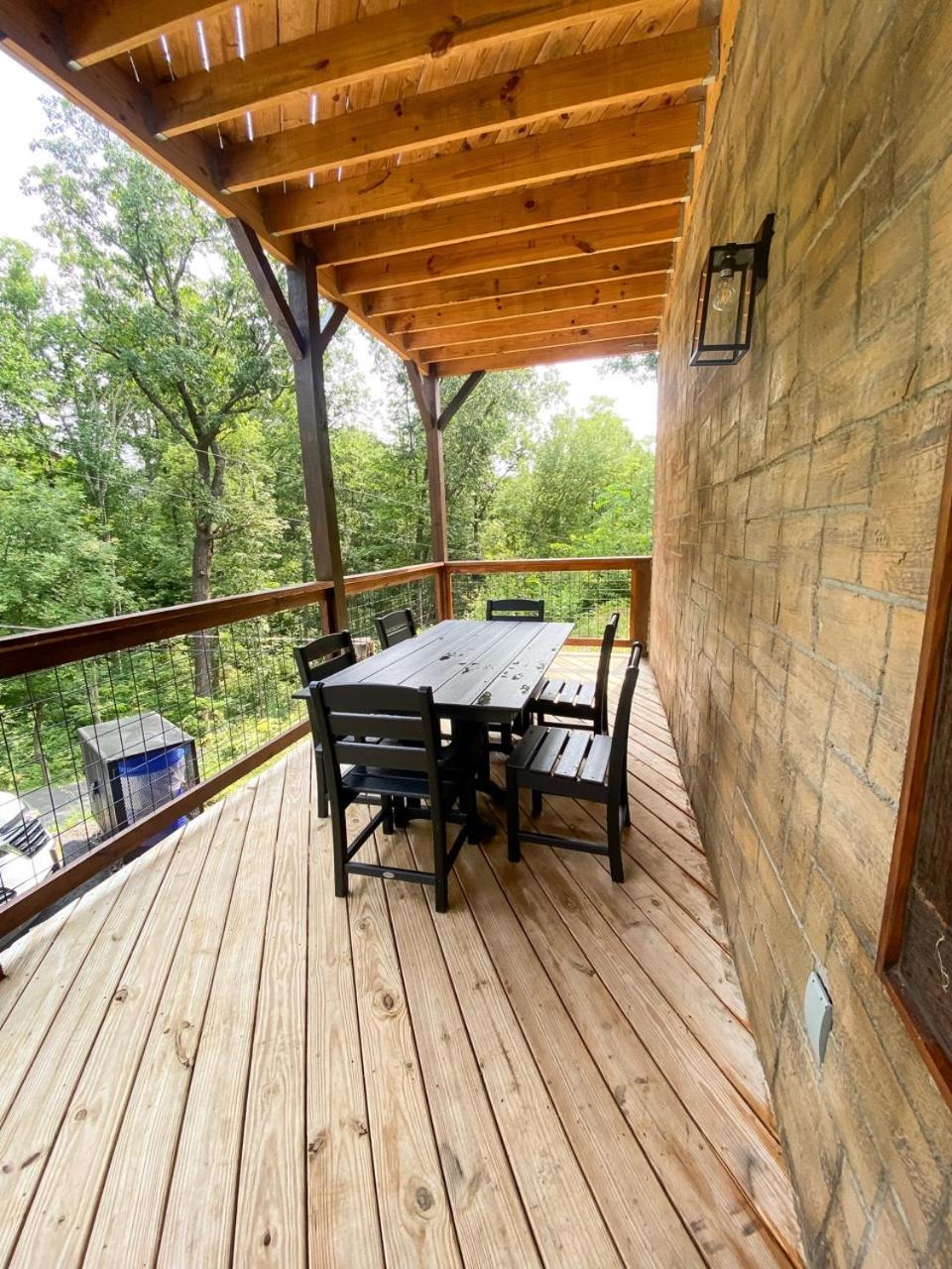 Jj Getaway Is A Beautiful 1 Bedroom In Cobbly Knob - Sleeps 6 Holiday home