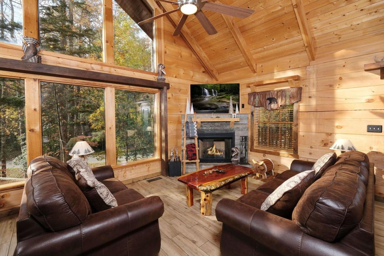 Pitter Patter Swimming Pool Ht Near D'town Gatlinburg