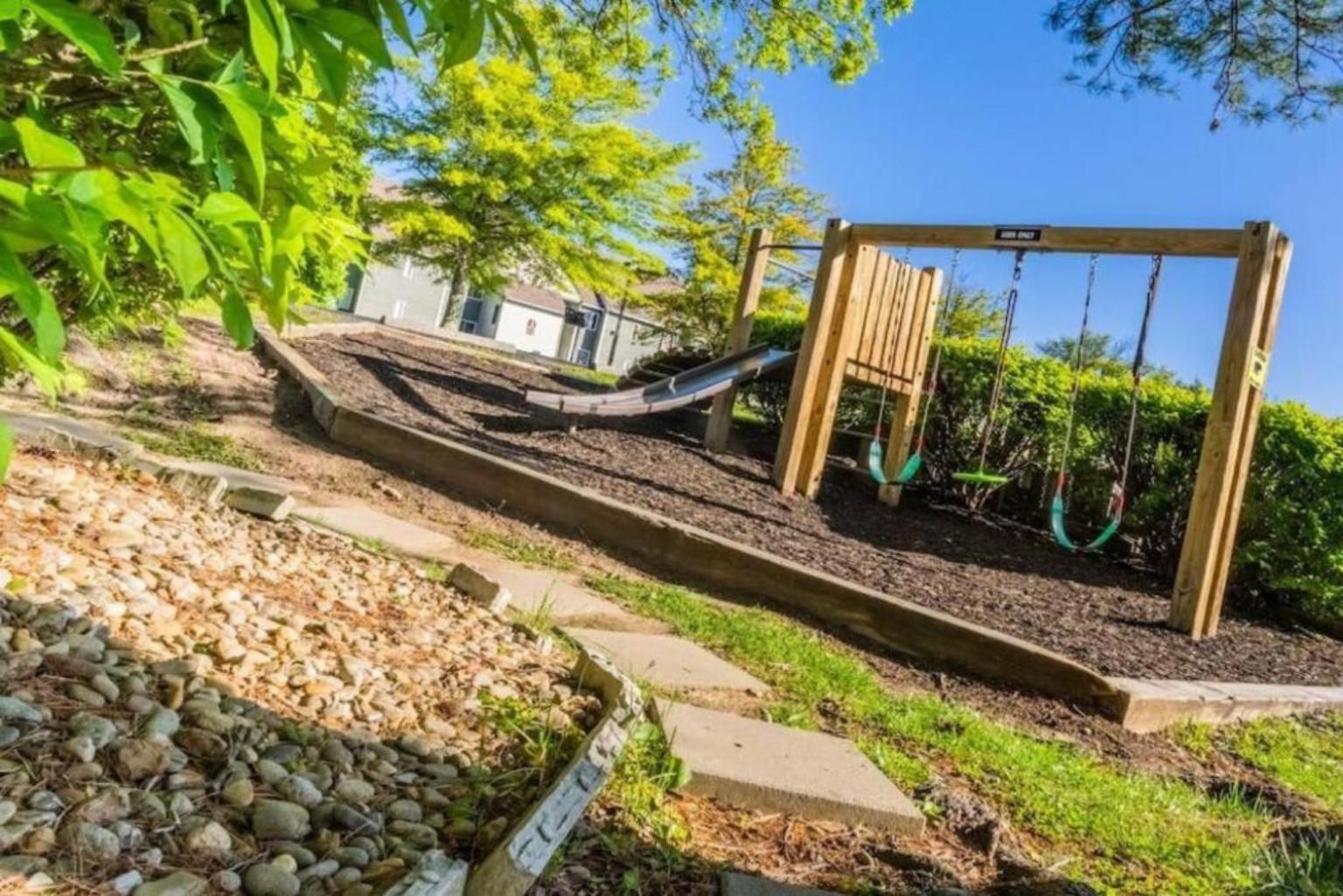 2 Places, 1 Epic Smoky Mtn Stay! Breathtaking Views-indoor Pool-outdoor Pool-hot Tubs-arcade-playground-close To Downtown Apartment Gatlinburg