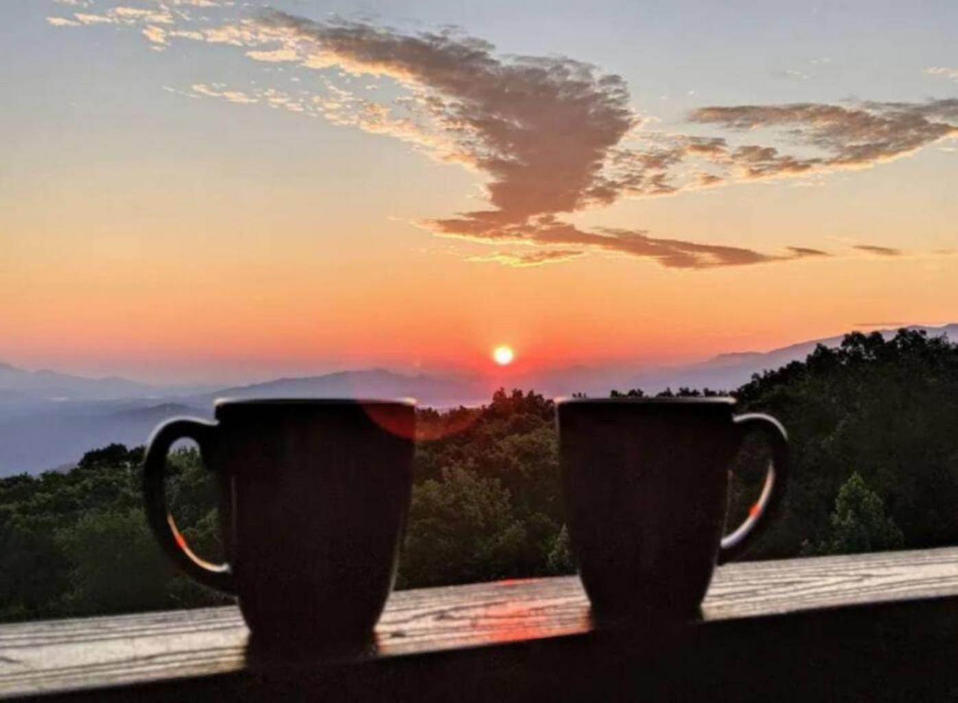 2 Places, 1 Epic Smoky Mtn Stay! Breathtaking Views-indoor Pool-outdoor Pool-hot Tubs-arcade-playground-close To Downtown