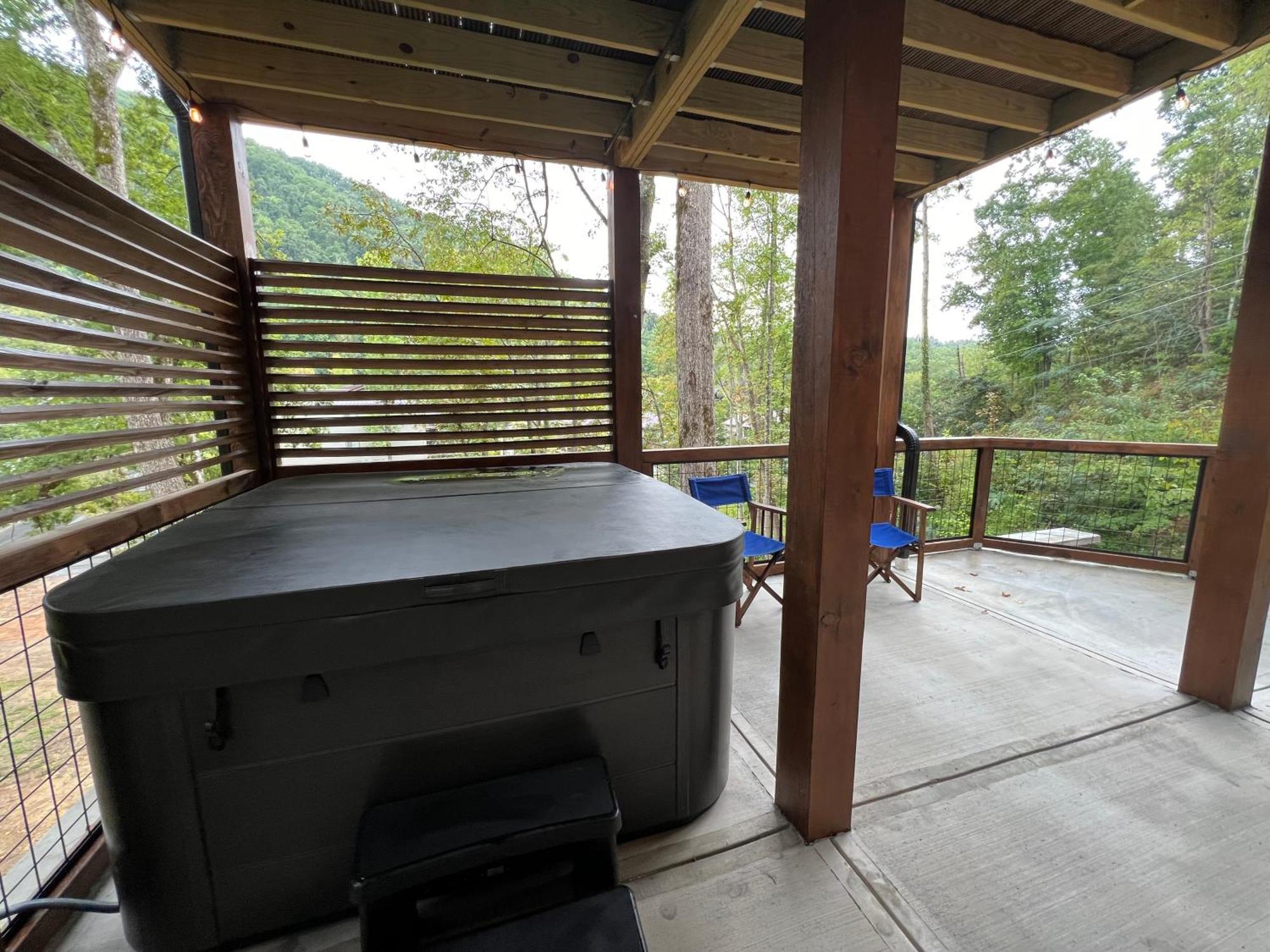 Beary Playful A Highend Luxury Nestled In The Heart Of Downtown Holiday home *
