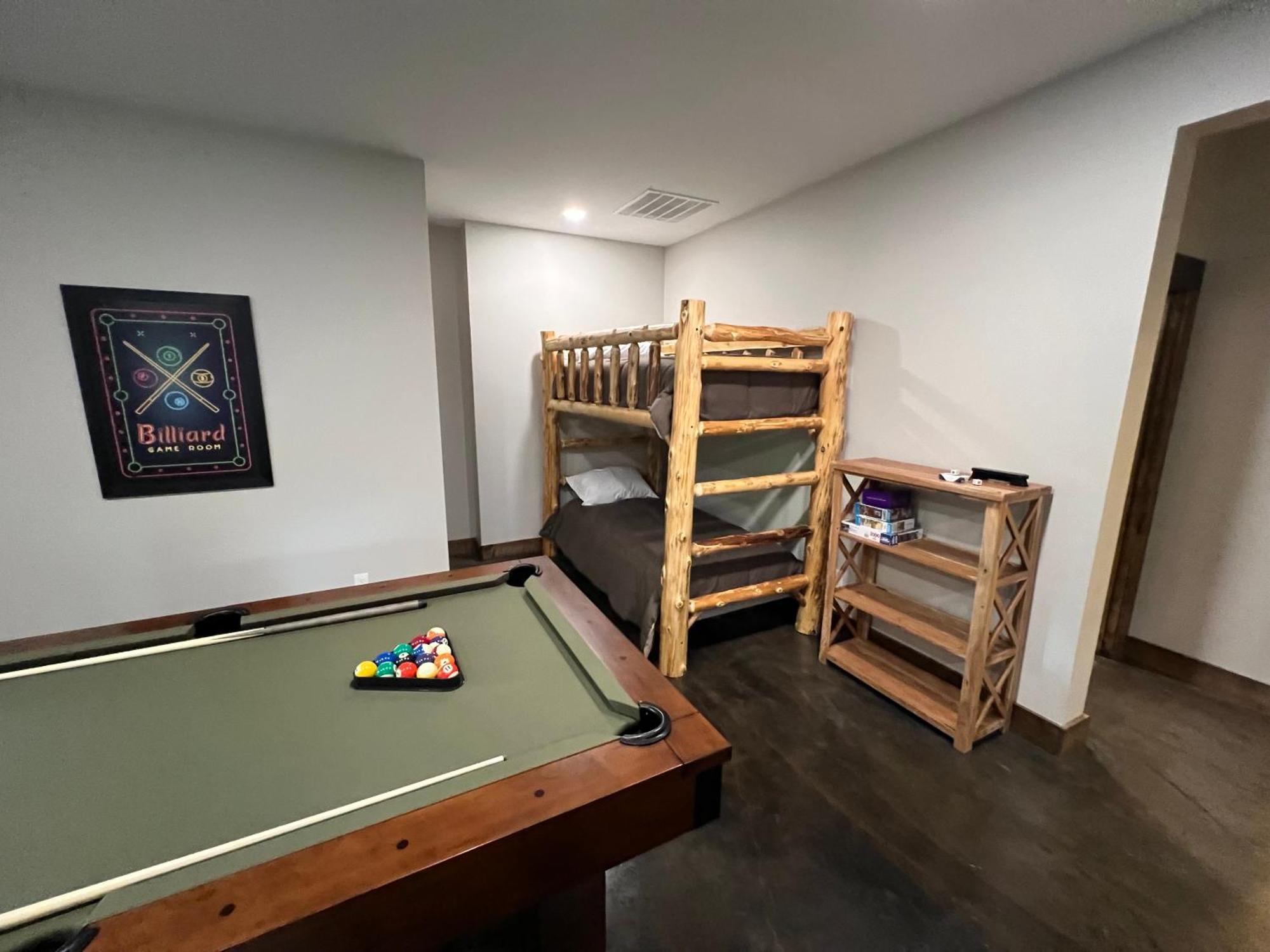 Beary Playful A Highend Luxury Nestled In The Heart Of Downtown * Gatlinburg
