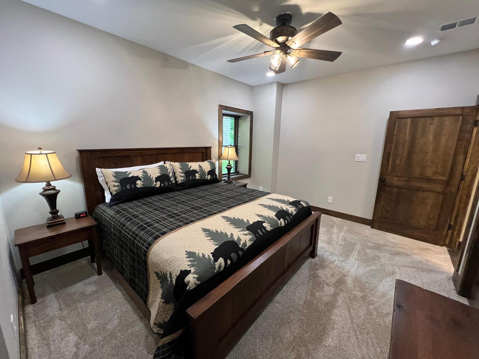 Beary Playful A Highend Luxury Nestled In The Heart Of Downtown *