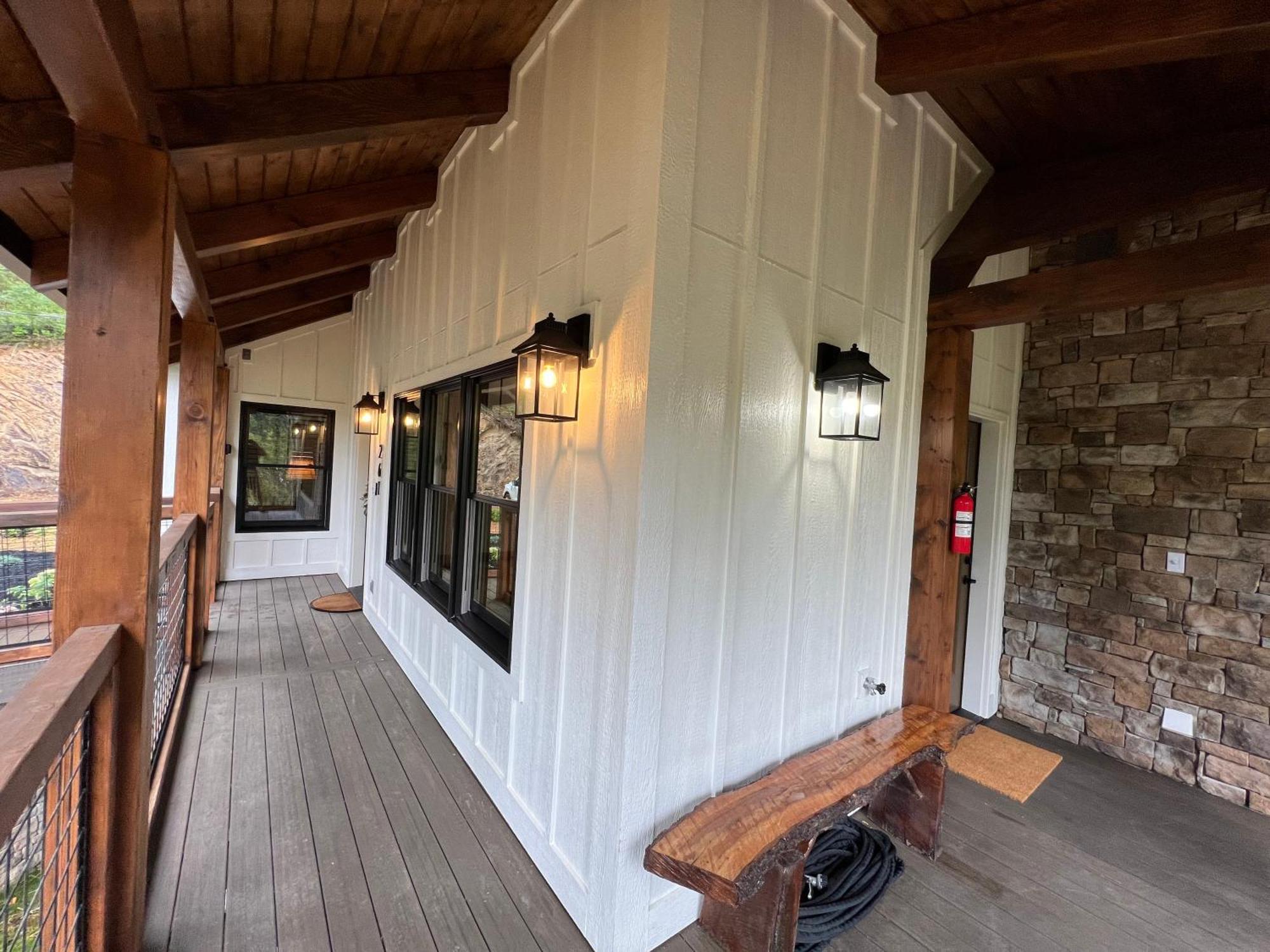 Beary Playful A Highend Luxury Nestled In The Heart Of Downtown * Gatlinburg