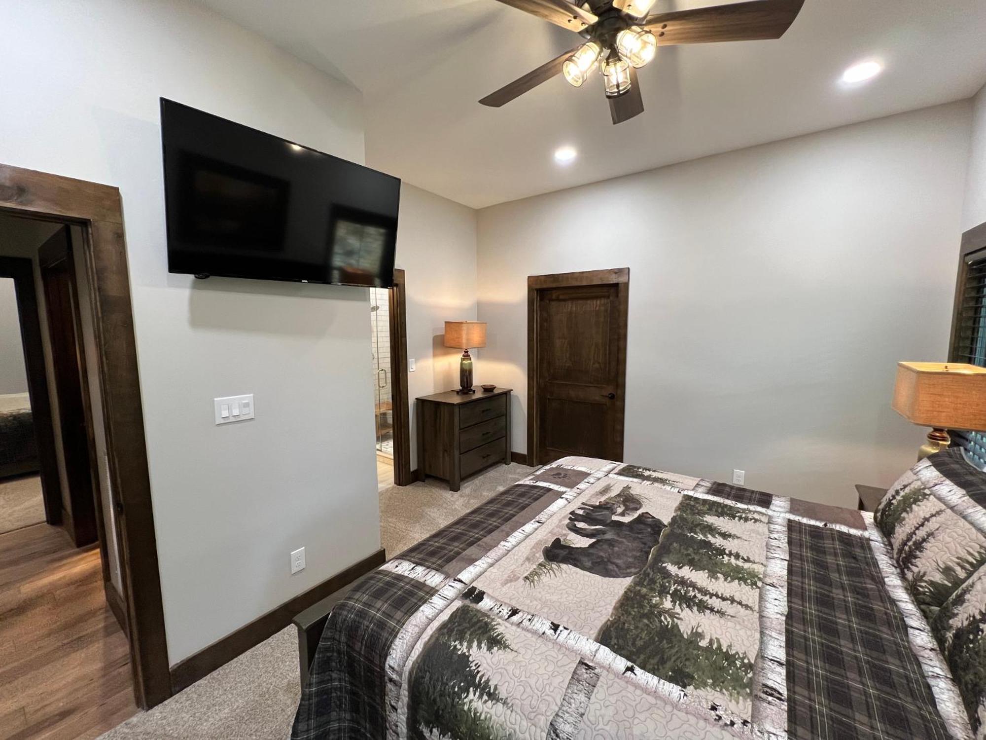 Beary Playful A Highend Luxury Nestled In The Heart Of Downtown *