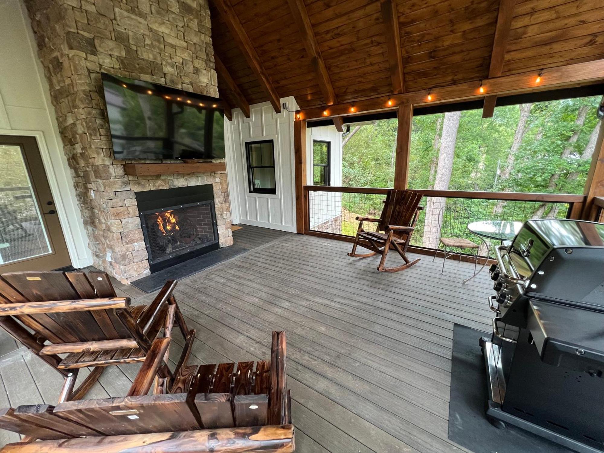 Beary Playful A Highend Luxury Nestled In The Heart Of Downtown Holiday home