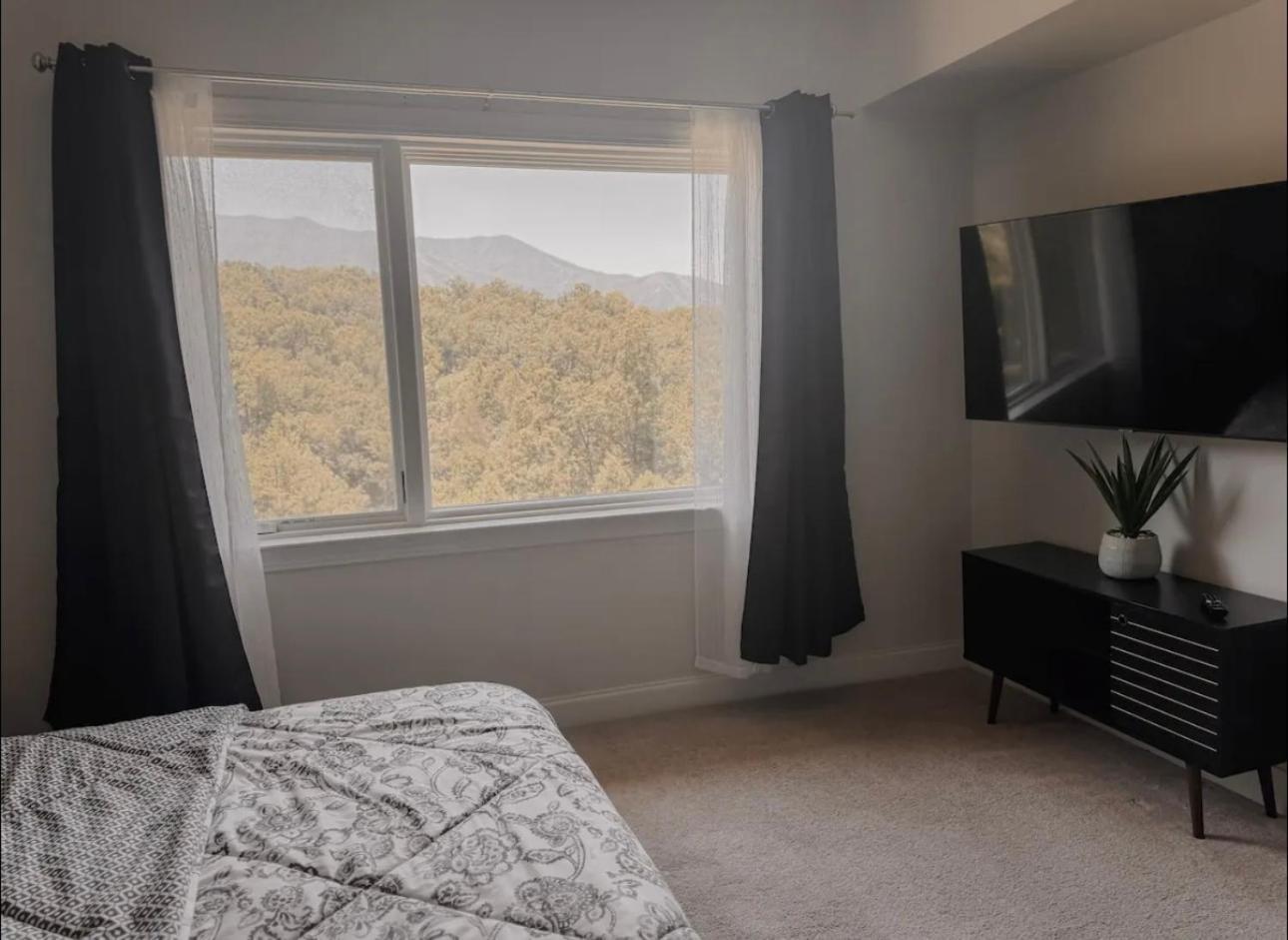 Modern In The Smokies * Gatlinburg