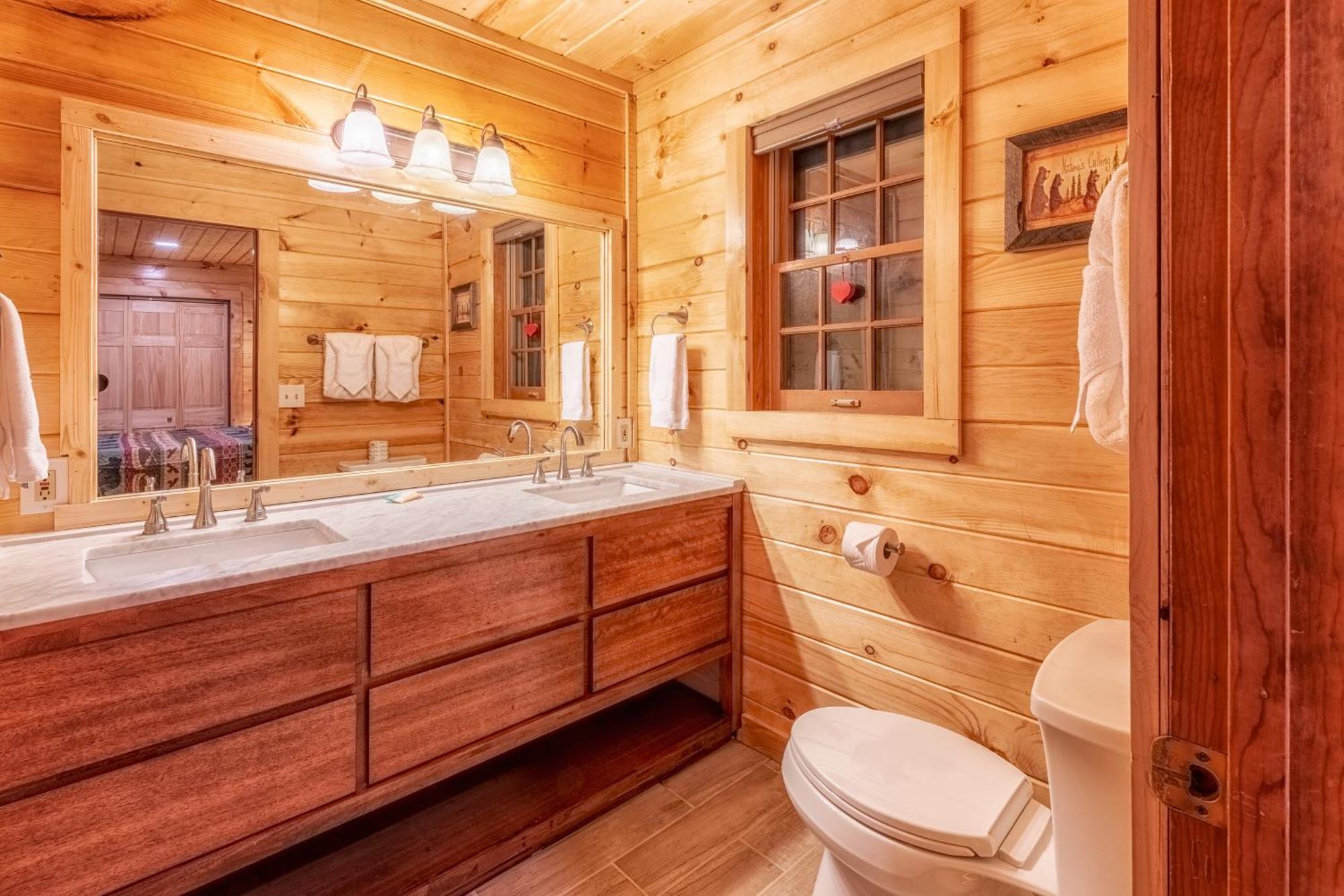 Real Log With Amazing Views, Hot Tub, Sauna, Games Holiday home