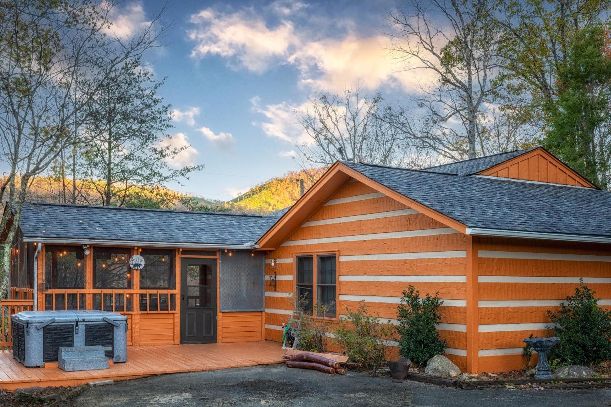 Real Log With Amazing Views, Hot Tub, Sauna, Games Holiday home