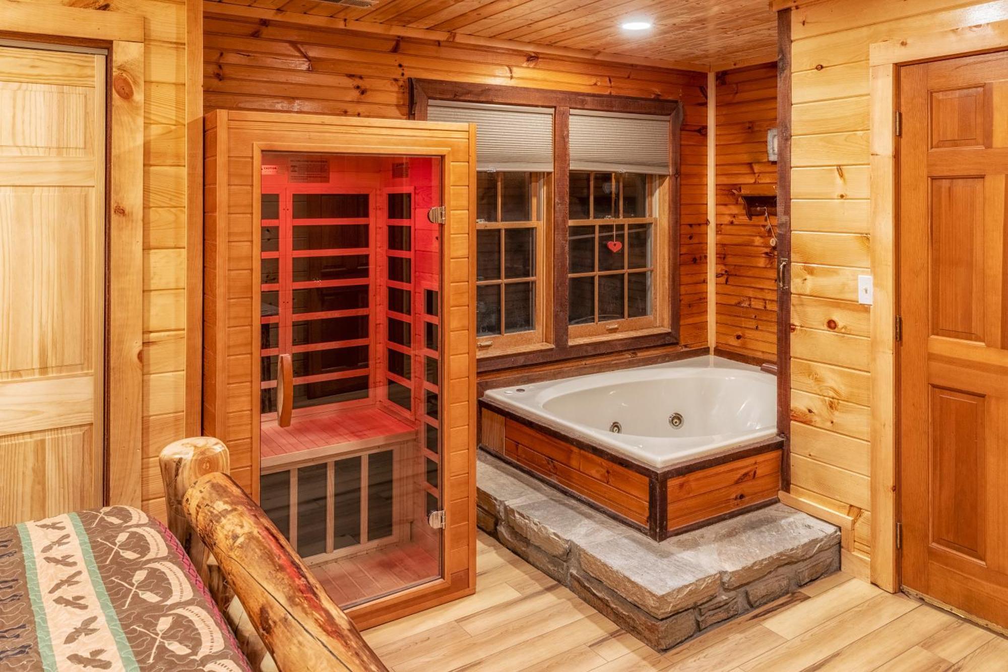 Real Log With Amazing Views, Hot Tub, Sauna, Games *