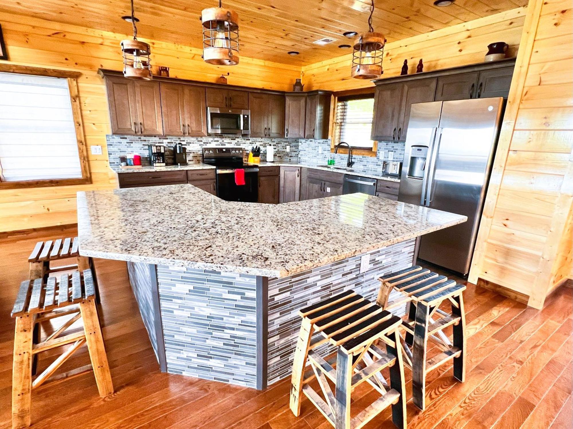 Luxury 4 Bdr, Breathtaking Views, Theater, Evc * Gatlinburg