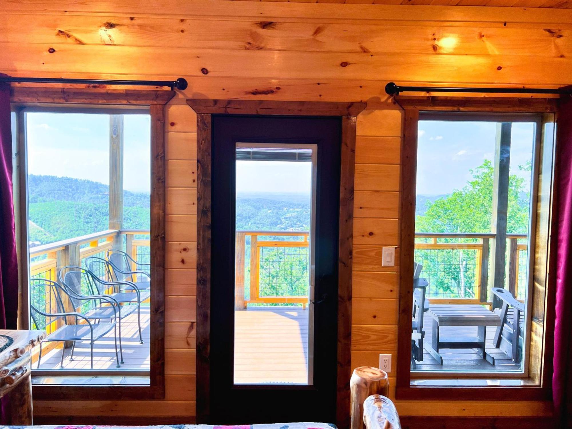 Luxury 4 Bdr, Breathtaking Views, Theater, Evc
