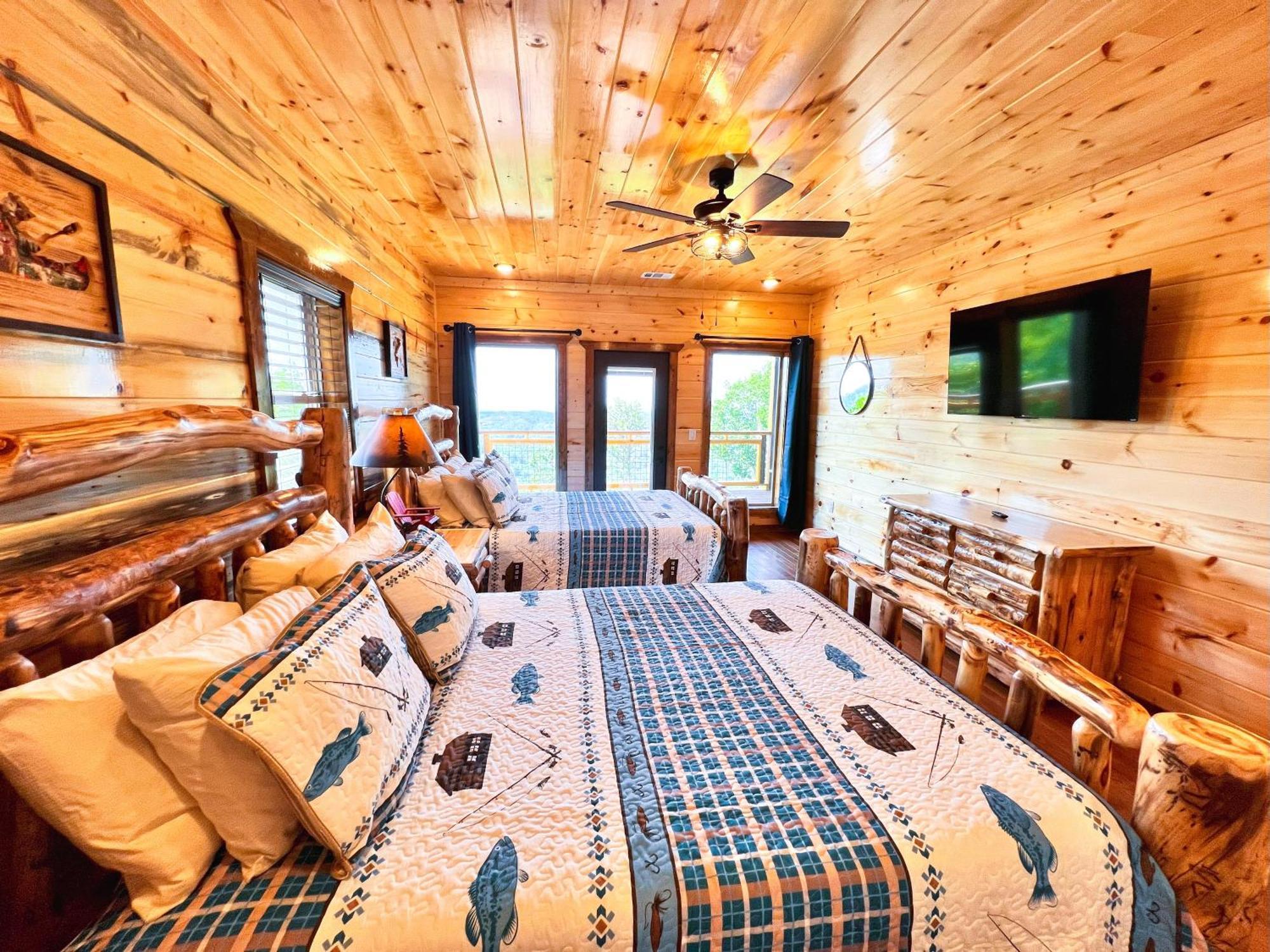 Luxury 4 Bdr, Breathtaking Views, Theater, Evc Chalet Gatlinburg