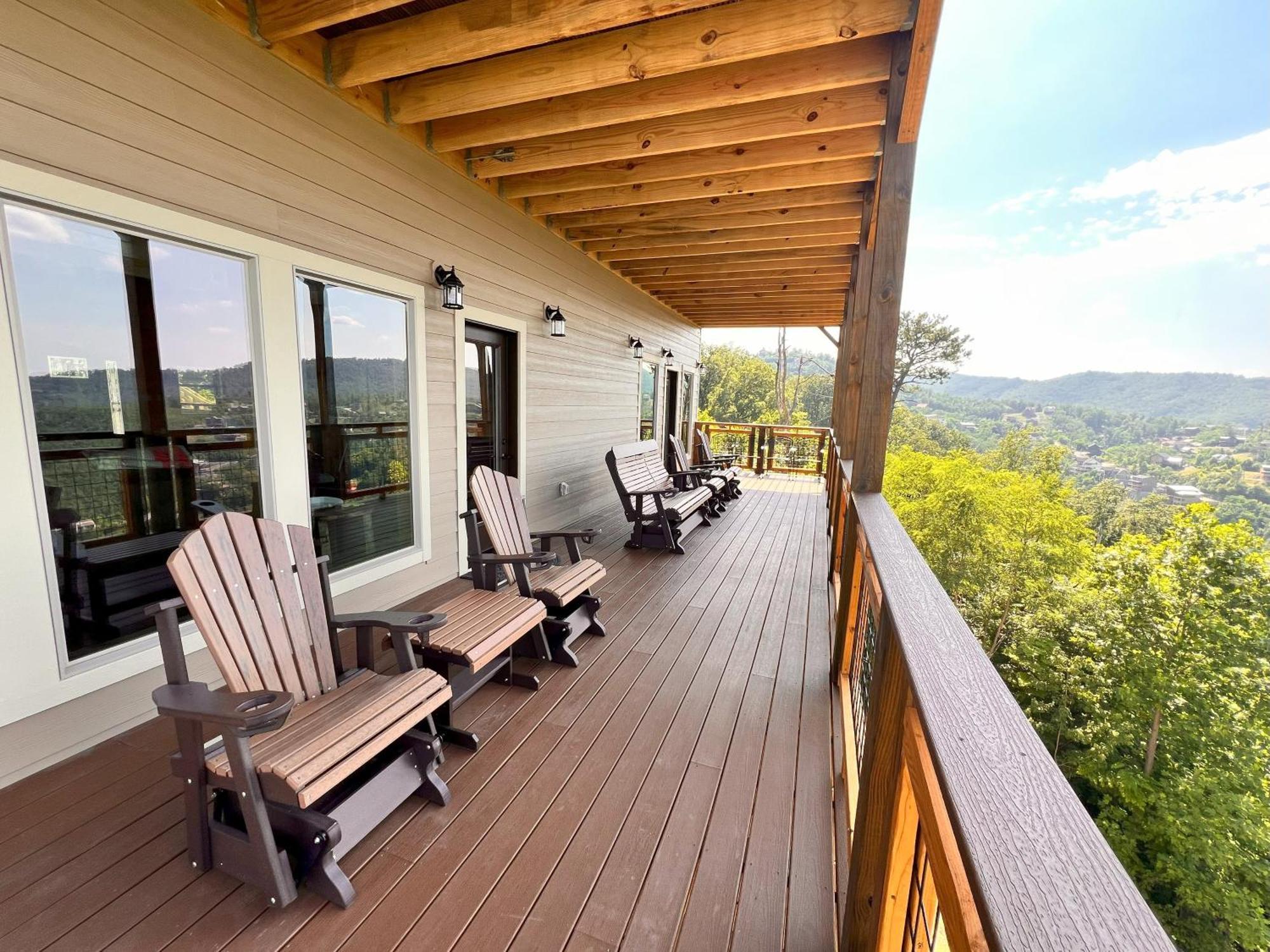 Luxury 4 Bdr, Breathtaking Views, Theater, Evc Chalet Gatlinburg