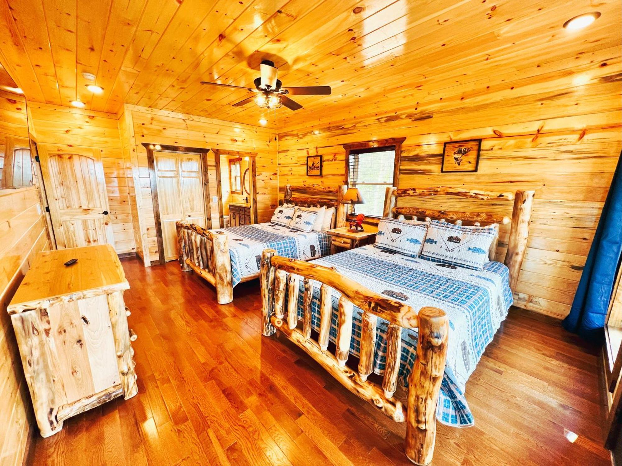 Luxury 4 Bdr, Breathtaking Views, Theater, Evc