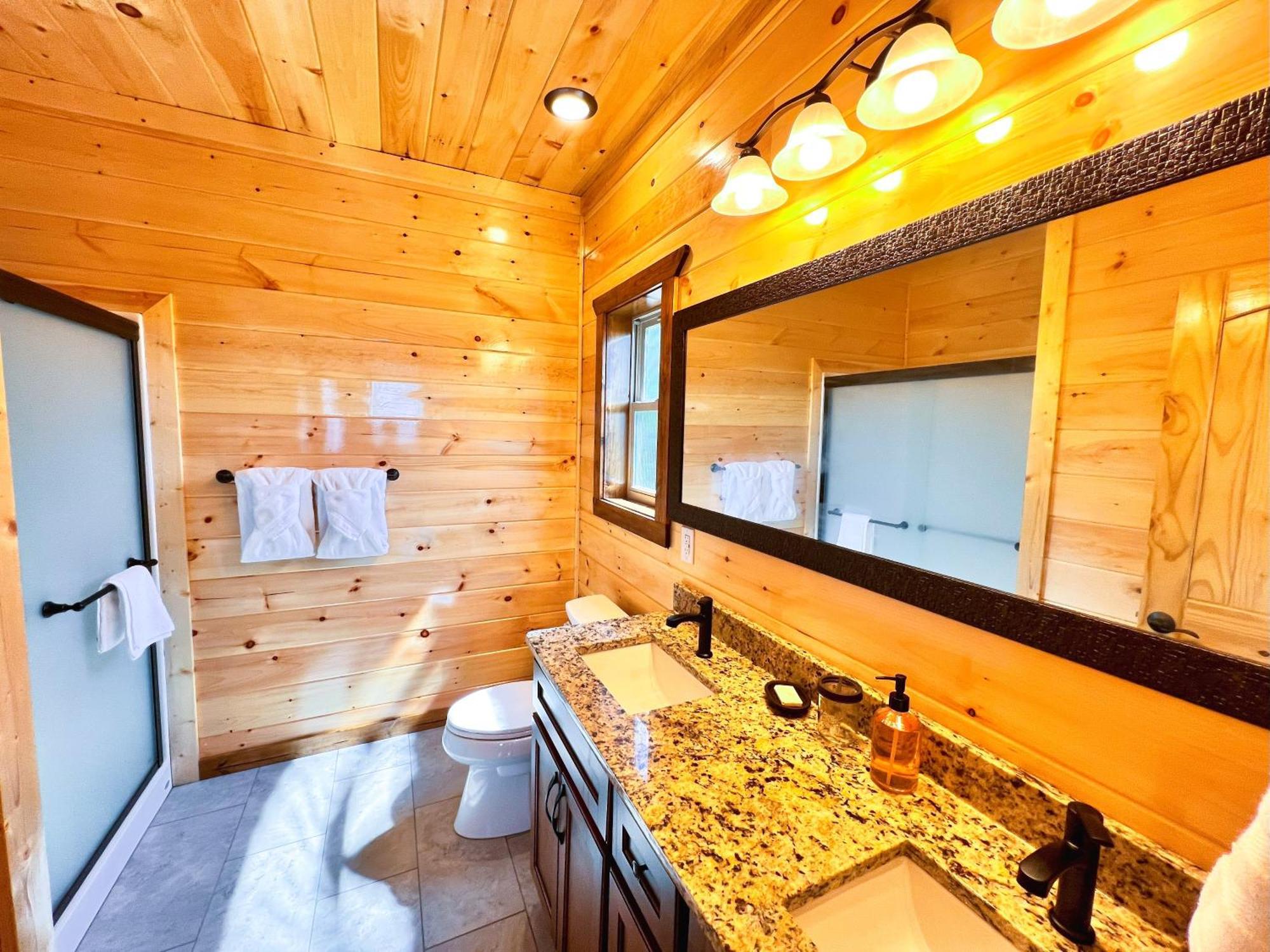 Chalet Luxury 4 Bdr, Breathtaking Views, Theater, Evc