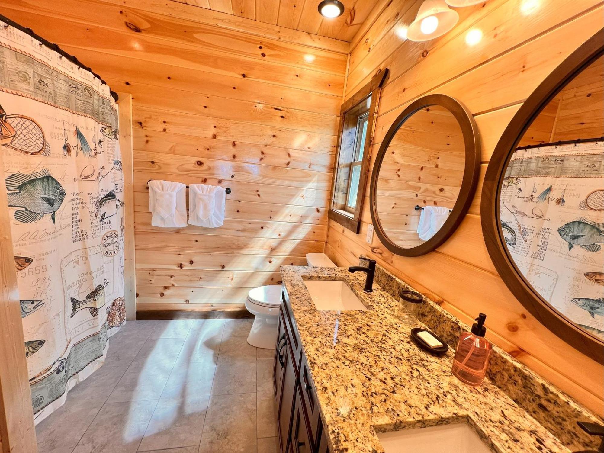 Chalet Luxury 4 Bdr, Breathtaking Views, Theater, Evc Gatlinburg