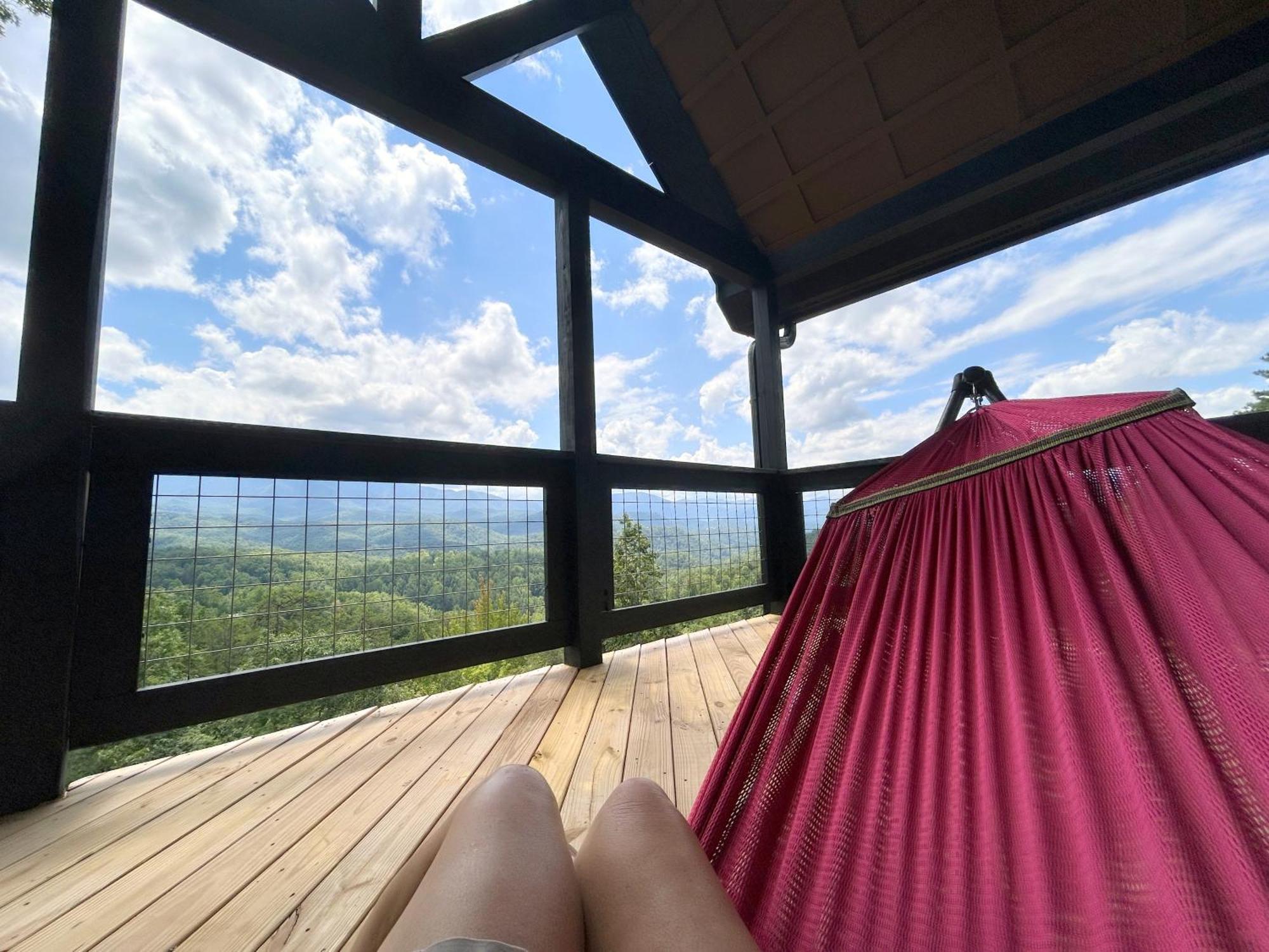 A Leconte Sunrise View * Gatlinburg