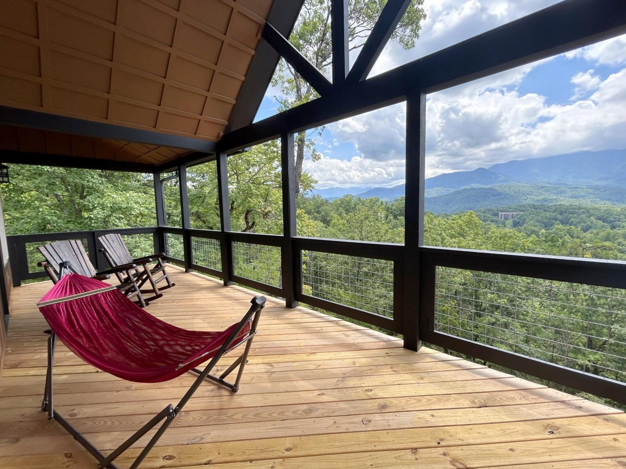 A Leconte Sunrise View * Gatlinburg