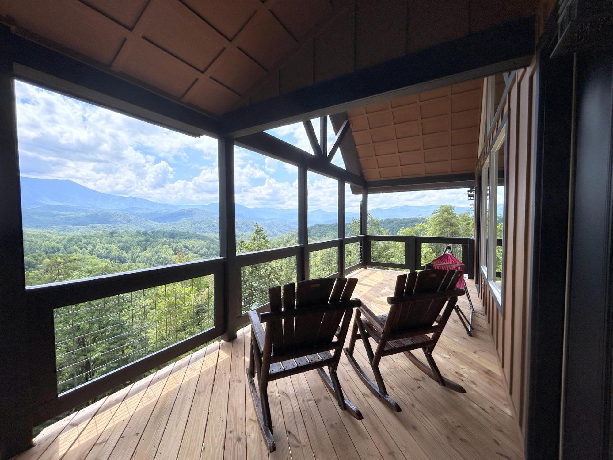 A Leconte Sunrise View * Gatlinburg