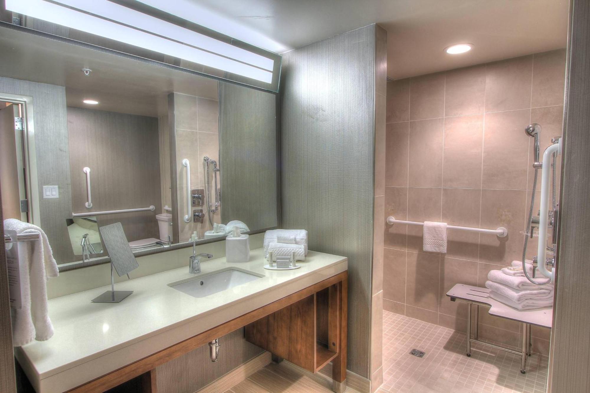 Courtyard By Marriott Downtown Hotel 3*