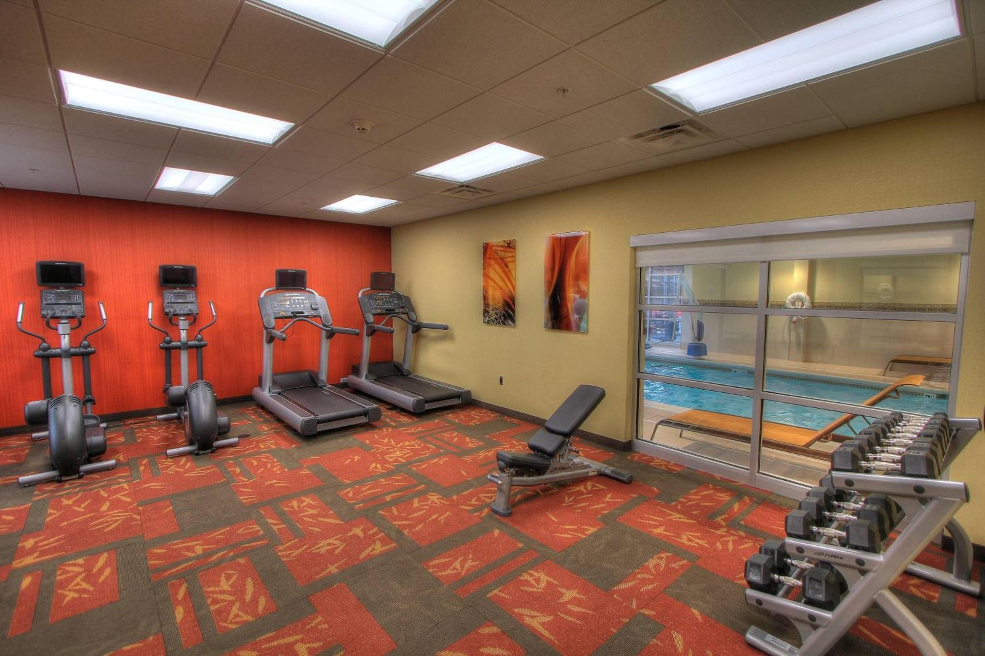 Courtyard By Marriott Downtown