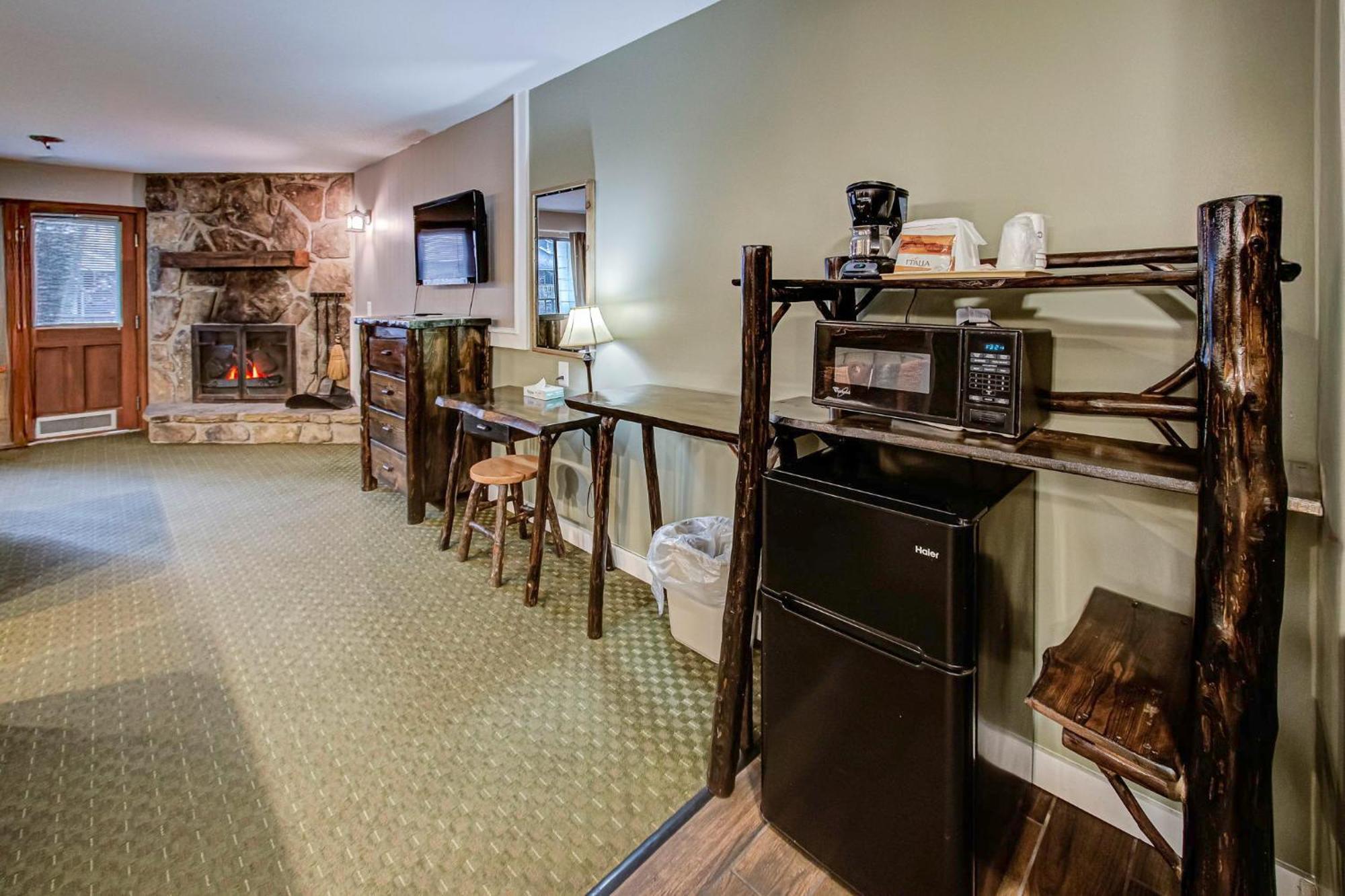 Brookside Hotel