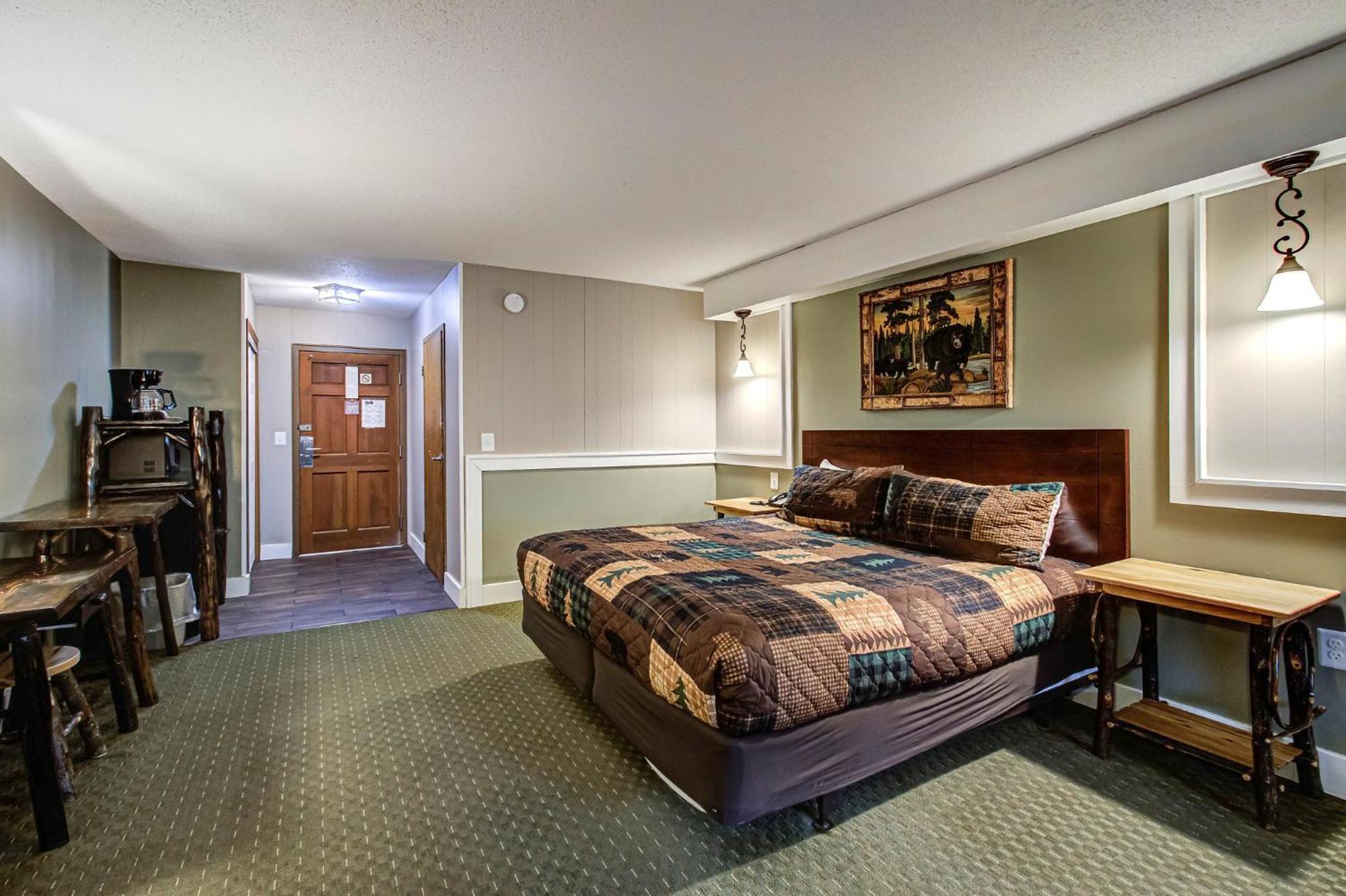 Hotel Brookside 3*