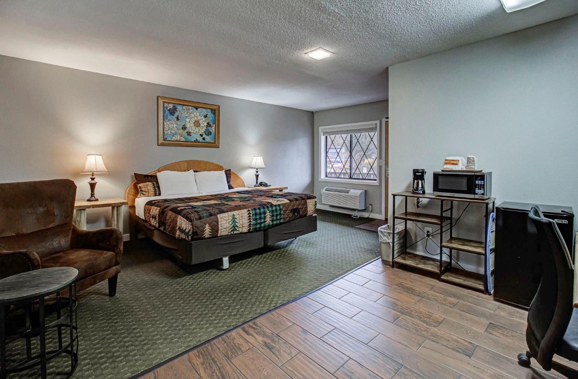 Brookside Hotel