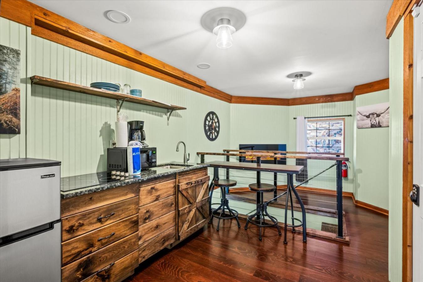 Smoky Mountain With Swim Spa- Theater- Pool Table- Pet Friendly * Gatlinburg