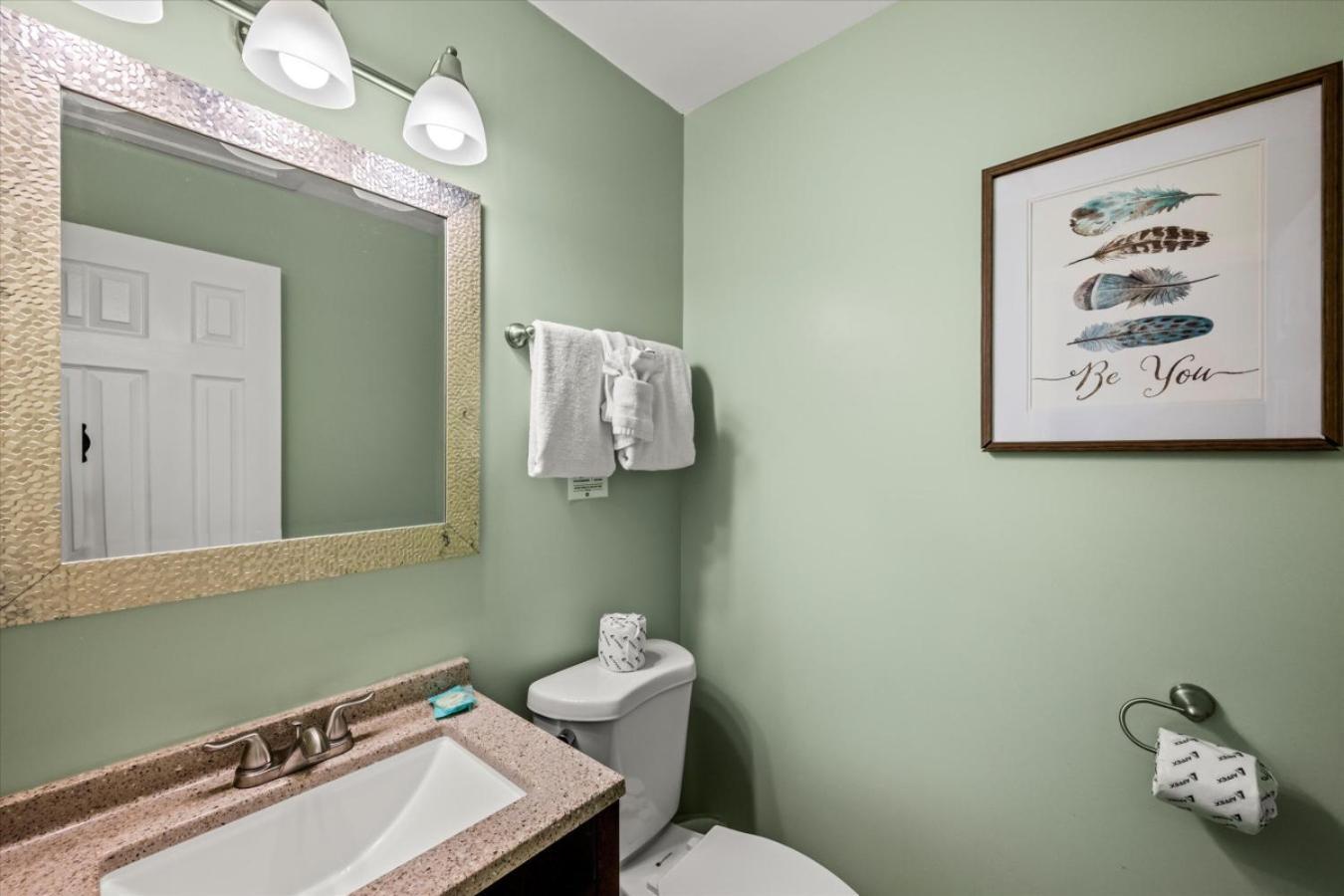 Smoky Mountain With Swim Spa- Theater- Pool Table- Pet Friendly Chalet Gatlinburg