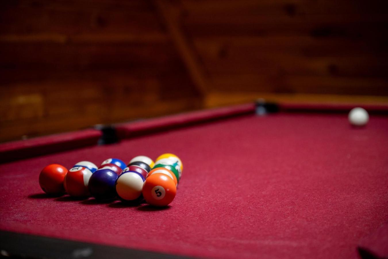 Smoky Mountain With Swim Spa- Theater- Pool Table- Pet Friendly Gatlinburg