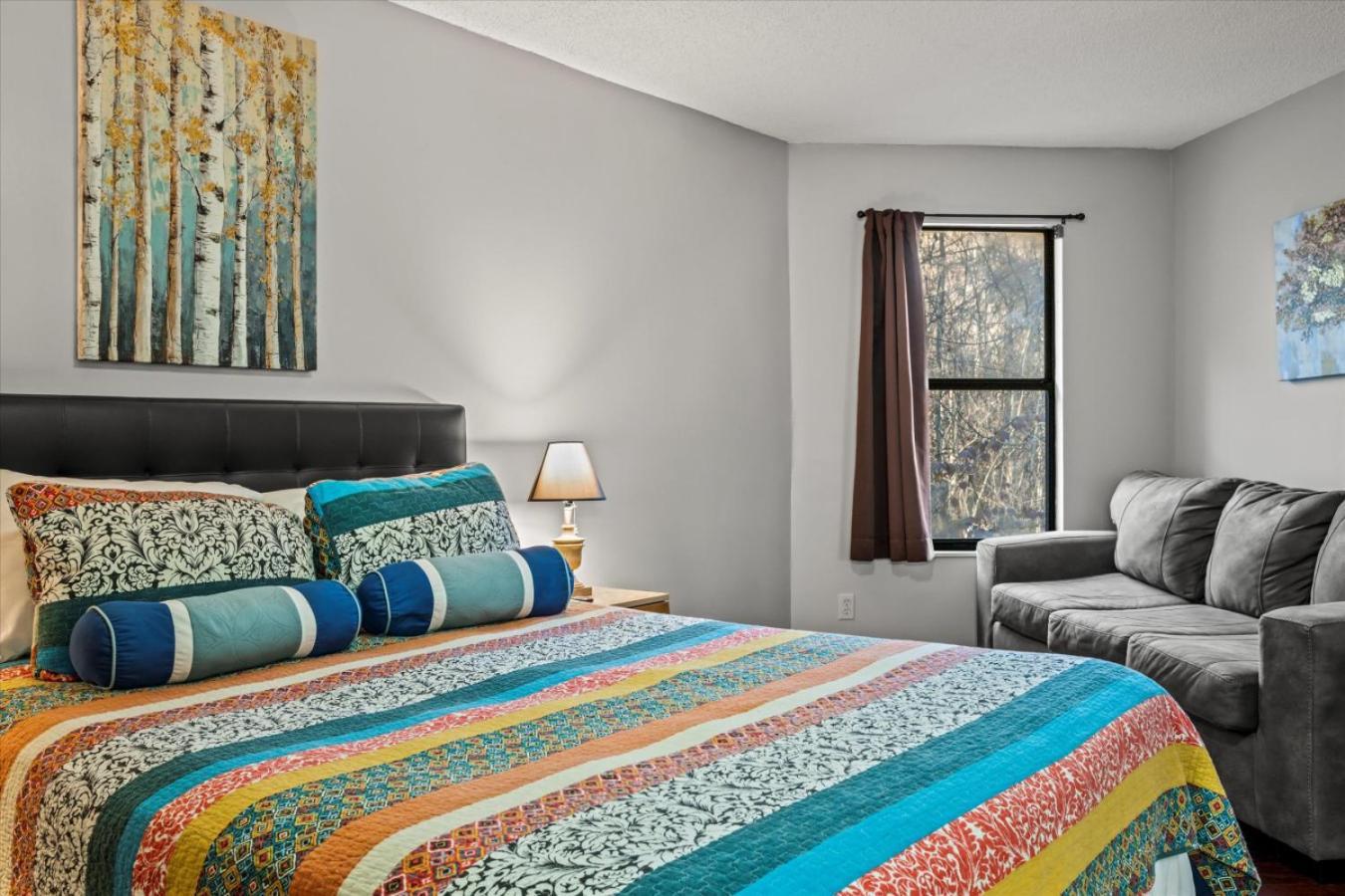 Chalet Smoky Mountain With Swim Spa- Theater- Pool Table- Pet Friendly