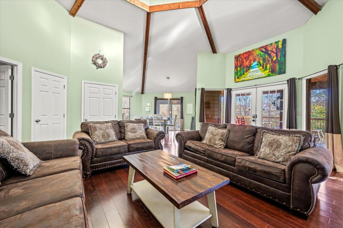 Chalet Smoky Mountain With Swim Spa- Theater- Pool Table- Pet Friendly Gatlinburg