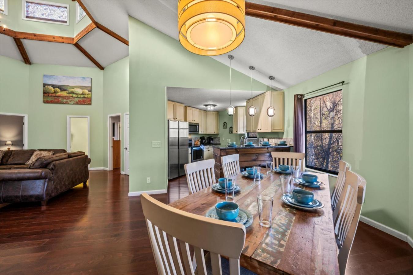 Smoky Mountain With Swim Spa- Theater- Pool Table- Pet Friendly *