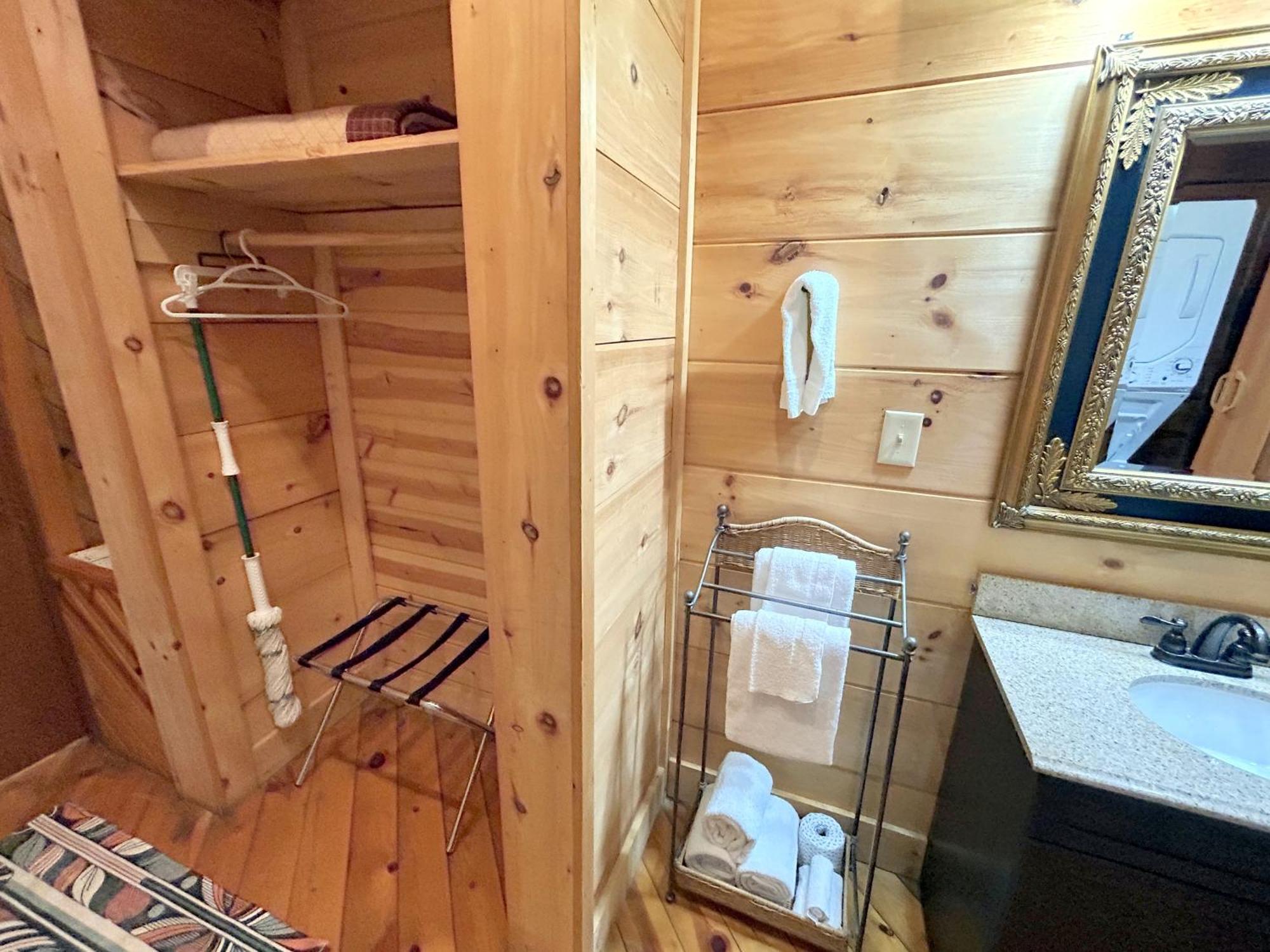 Honeymoon Hideaway * Gatlinburg