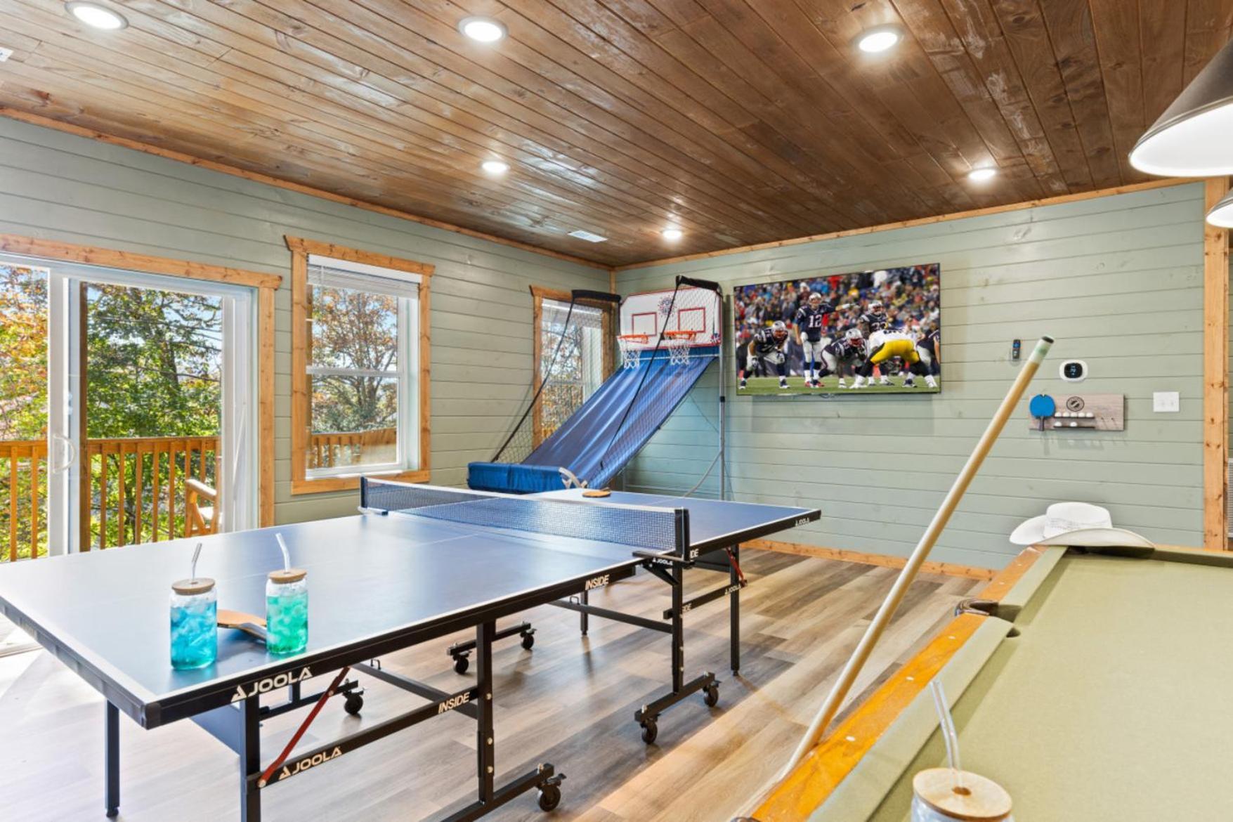 Luxe Mountain Pool Escape By Ghosal Luxury * Gatlinburg
