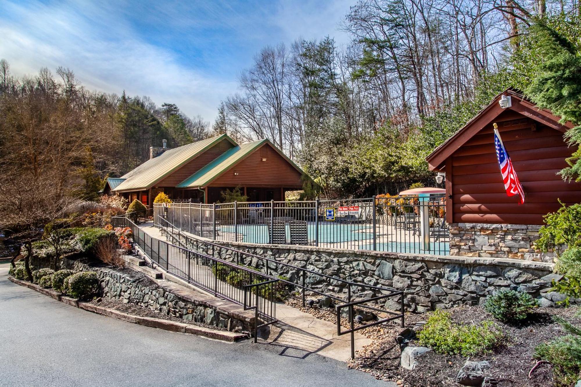 Holiday home Majesty With Mtn View, Hot Tub And Game