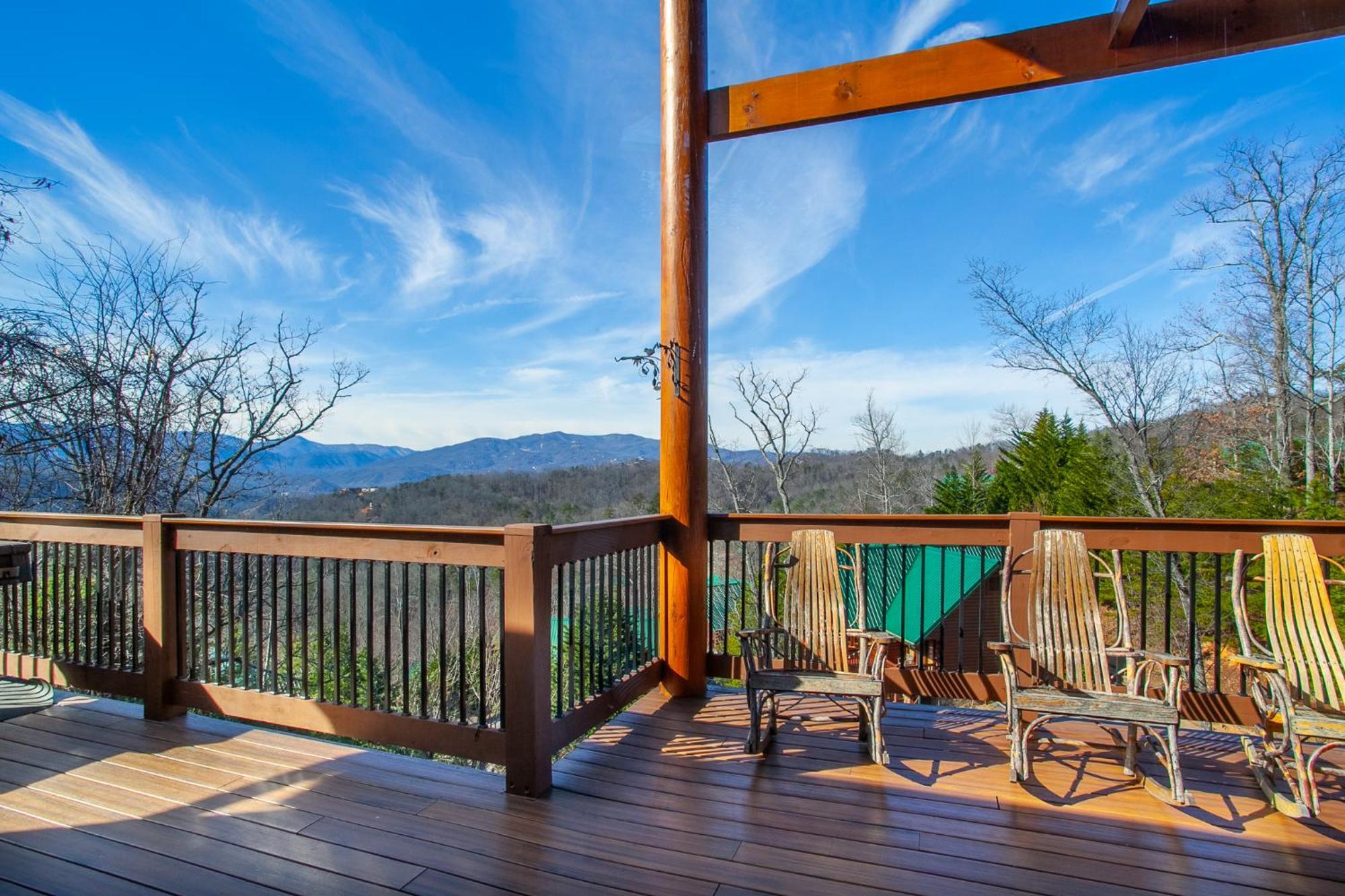 Majesty With Mtn View, Hot Tub And Game Holiday home *