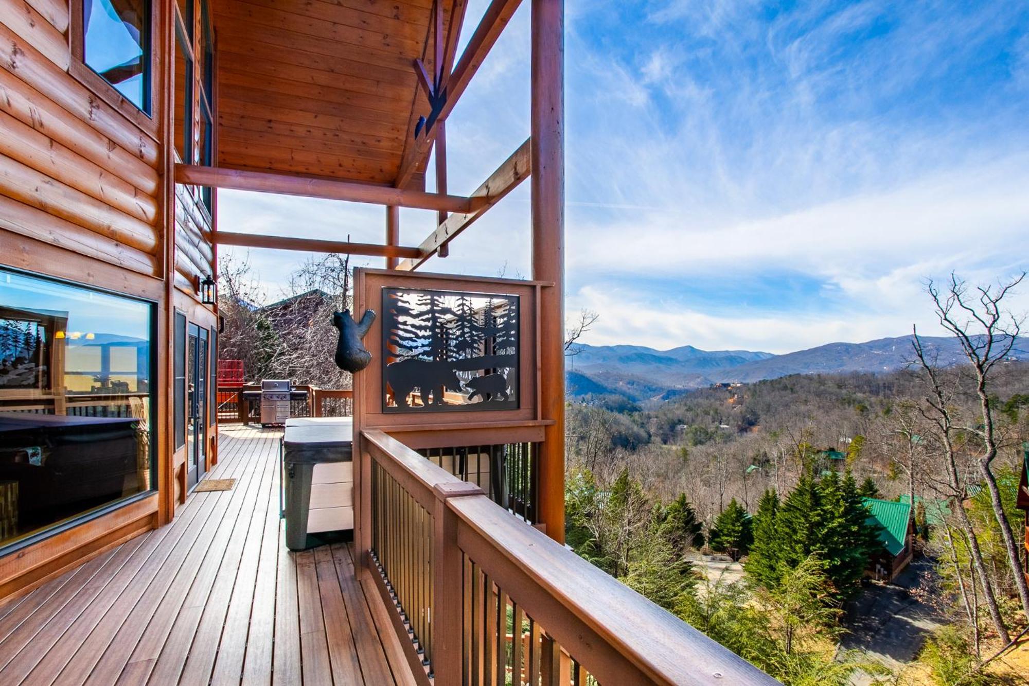 Majesty With Mtn View, Hot Tub And Game Gatlinburg