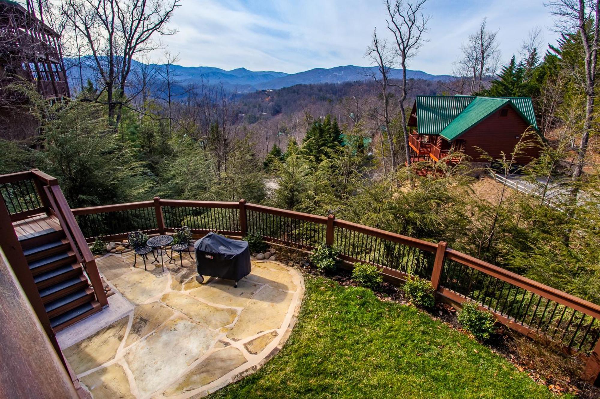 Majesty With Mtn View, Hot Tub And Game Holiday home *