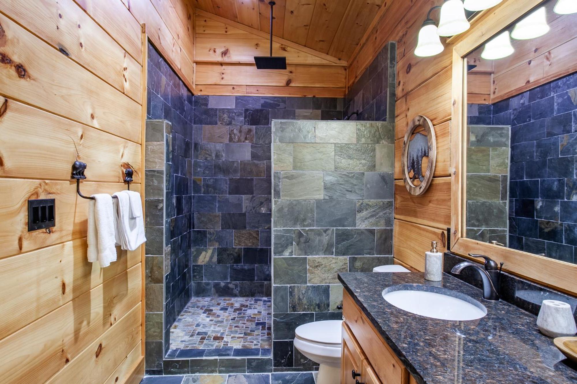 Holiday home Majesty With Mtn View, Hot Tub And Game *