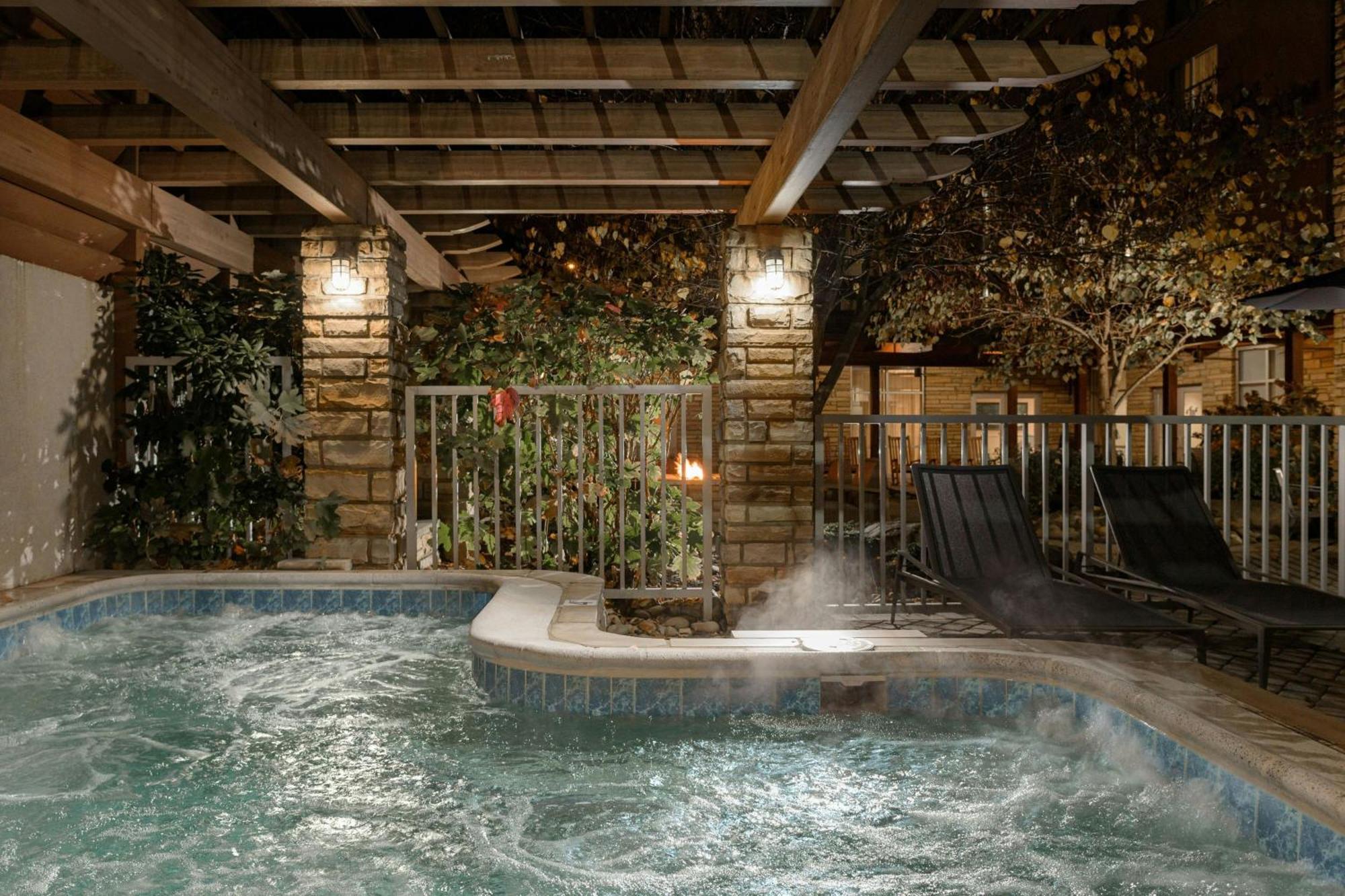 Courtyard By Marriott Downtown Hotel 3*