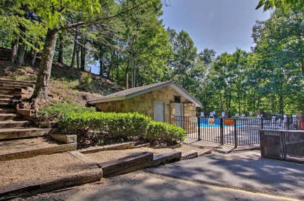 Mountain Views W Hot Tub Firepit & Game Gatlinburg